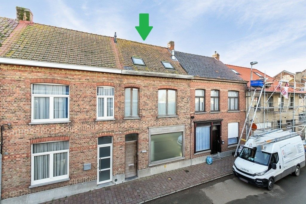 POPERINGE: Unieke woning met een perfecte balans tussen privéleven en professionele ambities - volledig gerenoveerd en instapklaar - met terrasje en dubbele garage op 111m² grondopp. foto 15