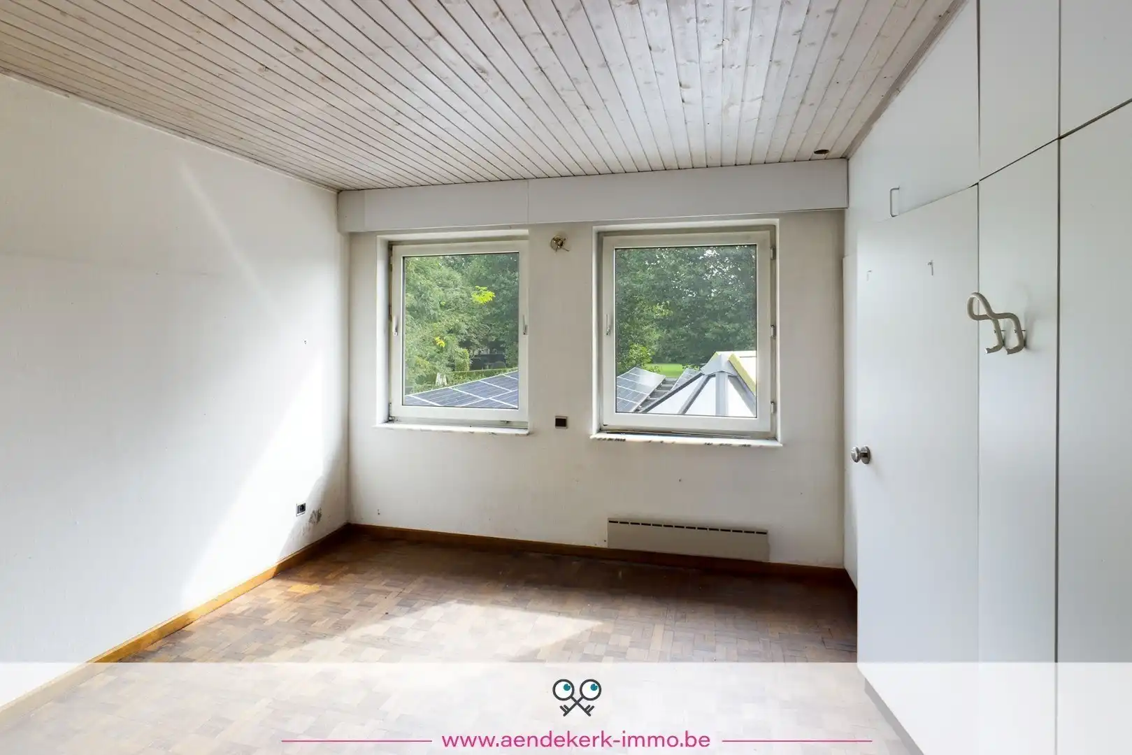 Ruime gezinswoning met handelsruimte in Kinrooi foto 32