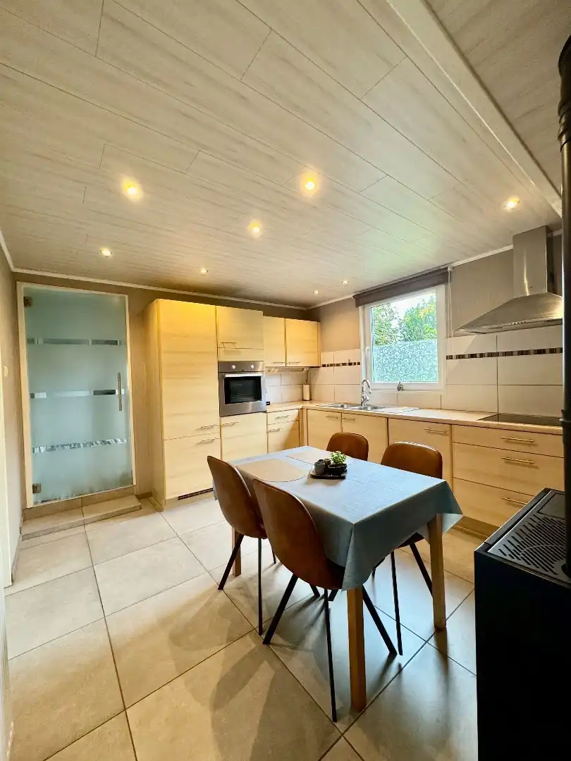 Te koop: ruime woning met onder andere slaapkamer en badkamer op het gelijkvloers.  foto 10