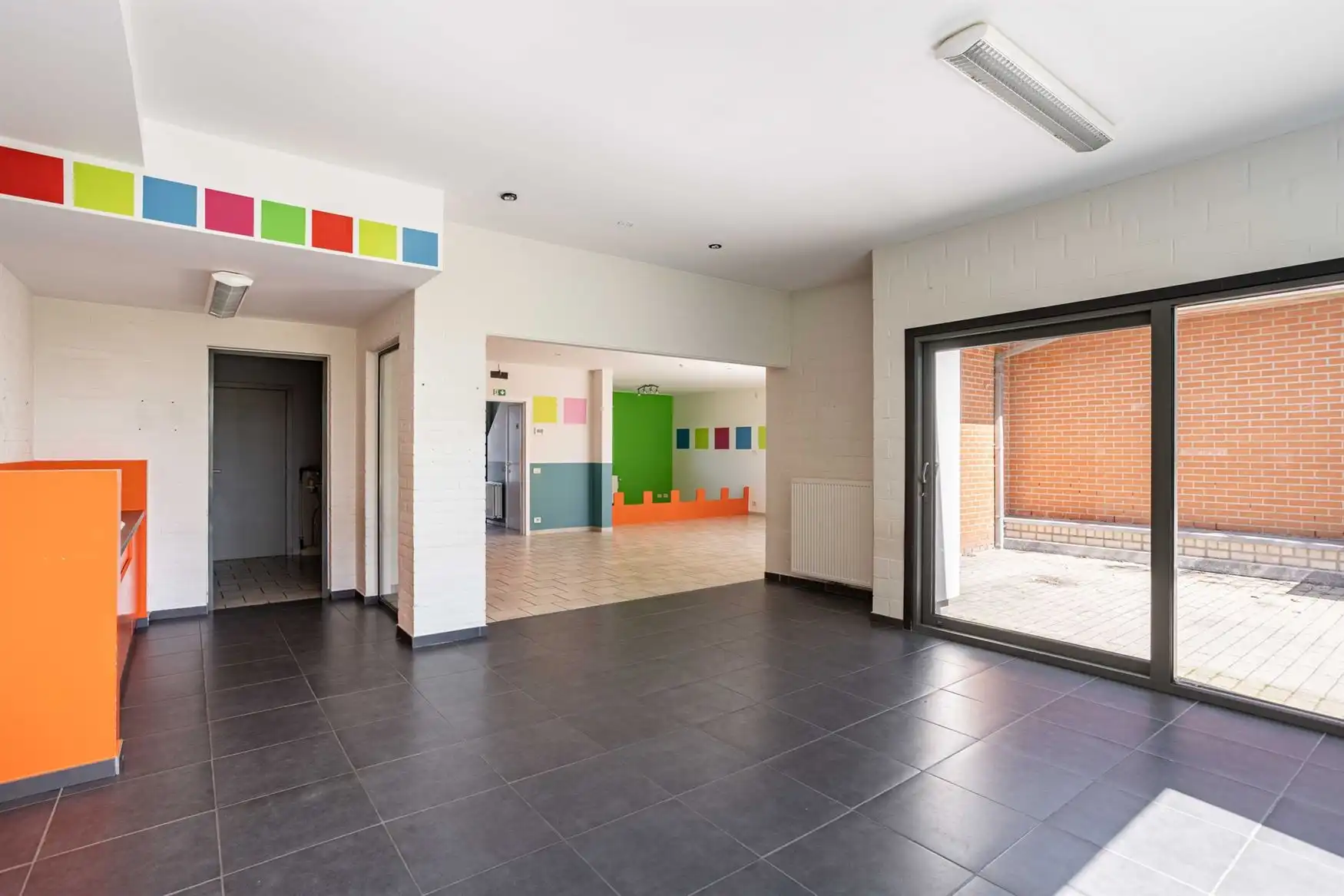 Ruime woning met zuidgerichte tuin en open zicht. foto 9