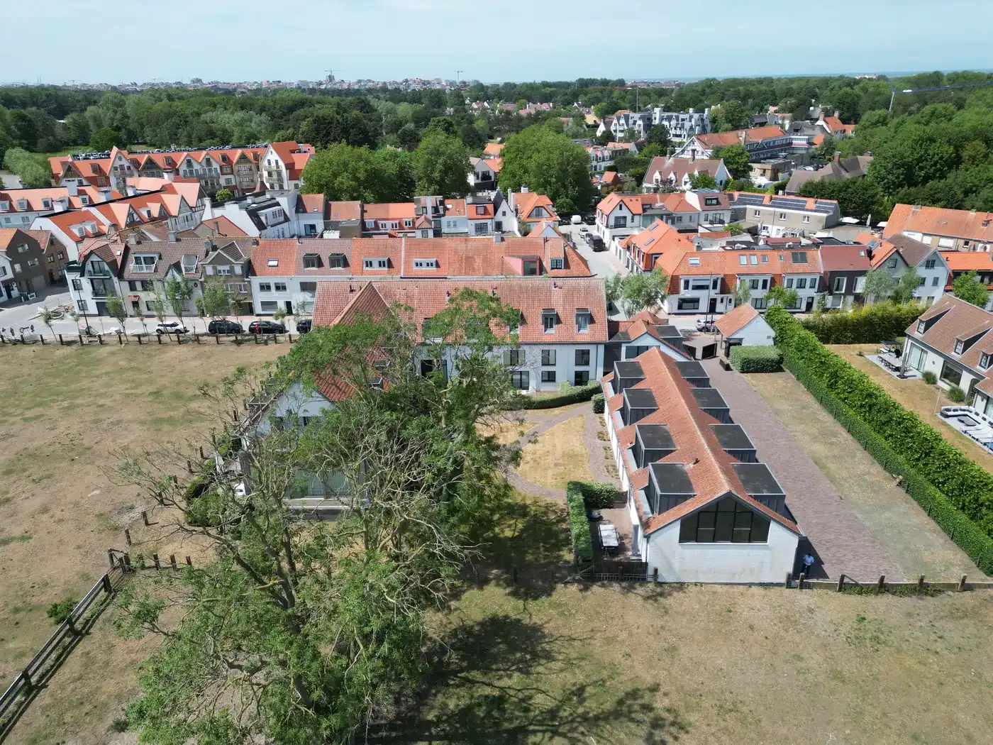 Lichtrijke bel-etage woning nabij van het Oosthoekplein in Het Zoute foto 26