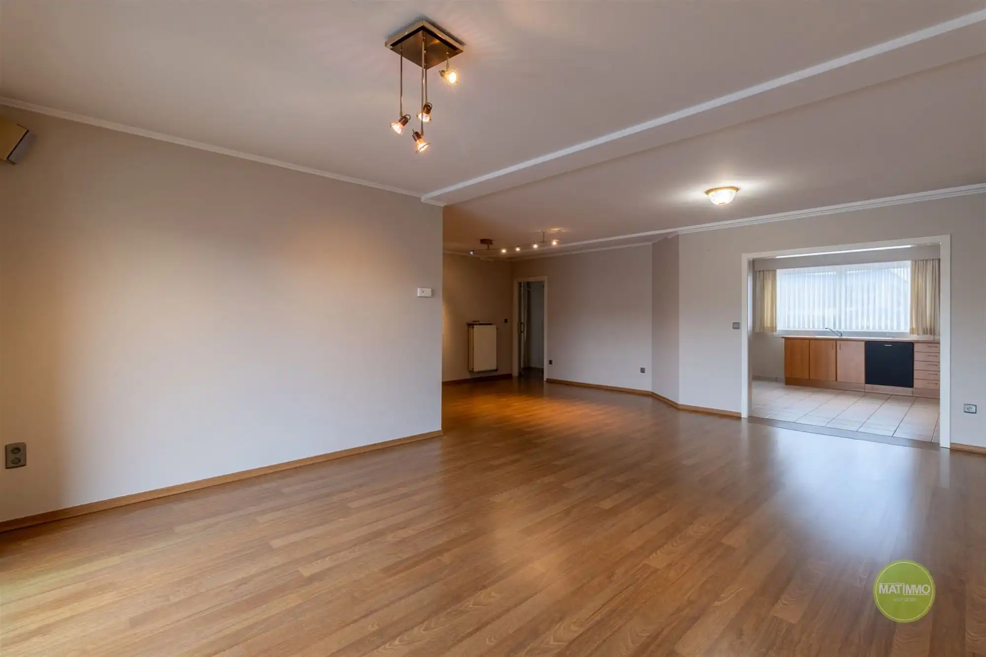 Ruim tweeslaapkamer appartement met terras en garage in Mol  foto 4