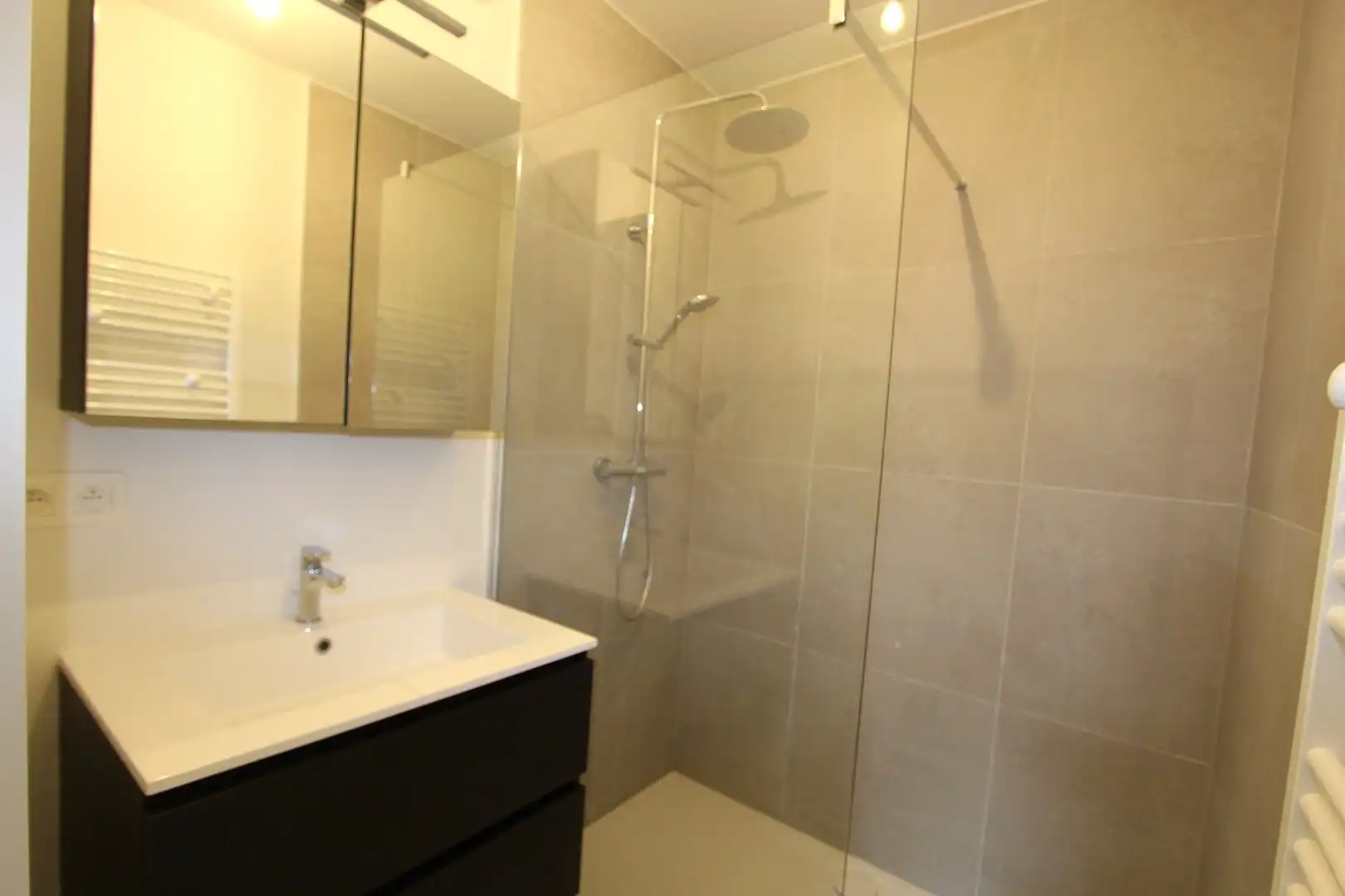 GELIJKVLOERS NIEUWBOUW APPARTEMENT MET TERRAS foto 8