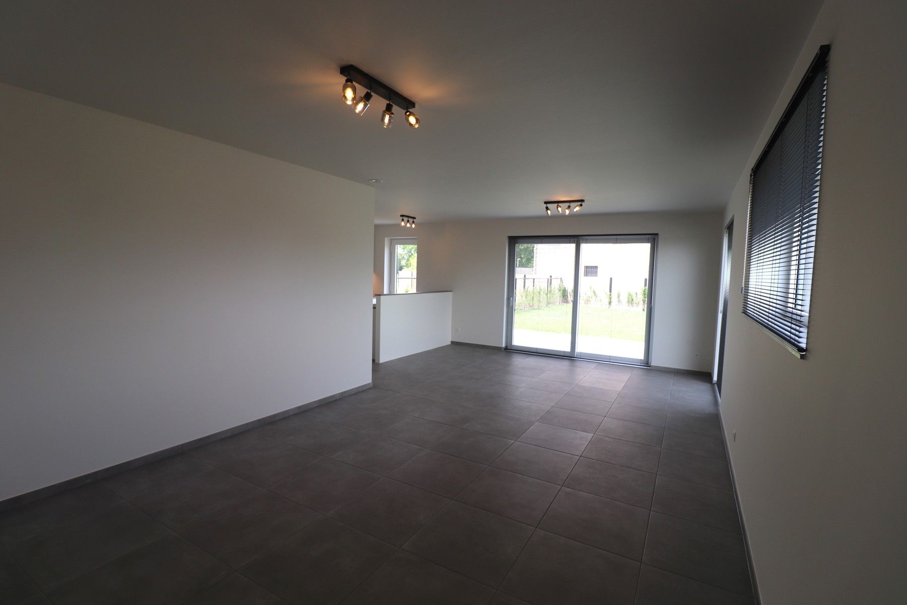 Energiezuinige nieuwbouwwoning met tuin vlakbij het centrum van Merksplas.  foto 2