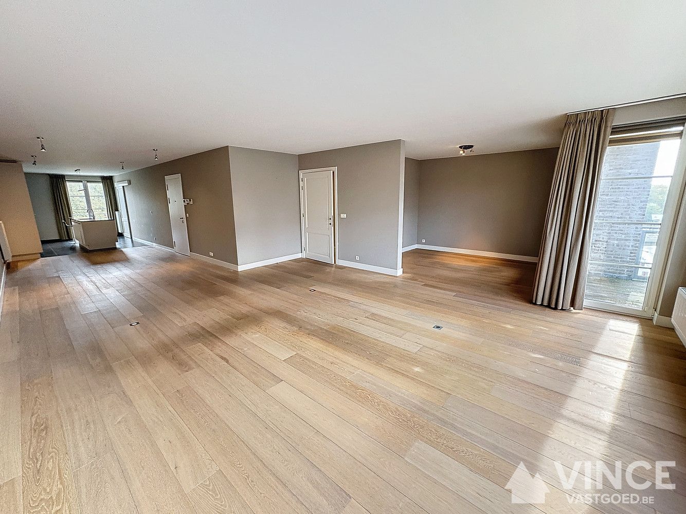 Zeer Ruim Appartement in Hartje Brasschaat – Sublieme Ligging! foto 7