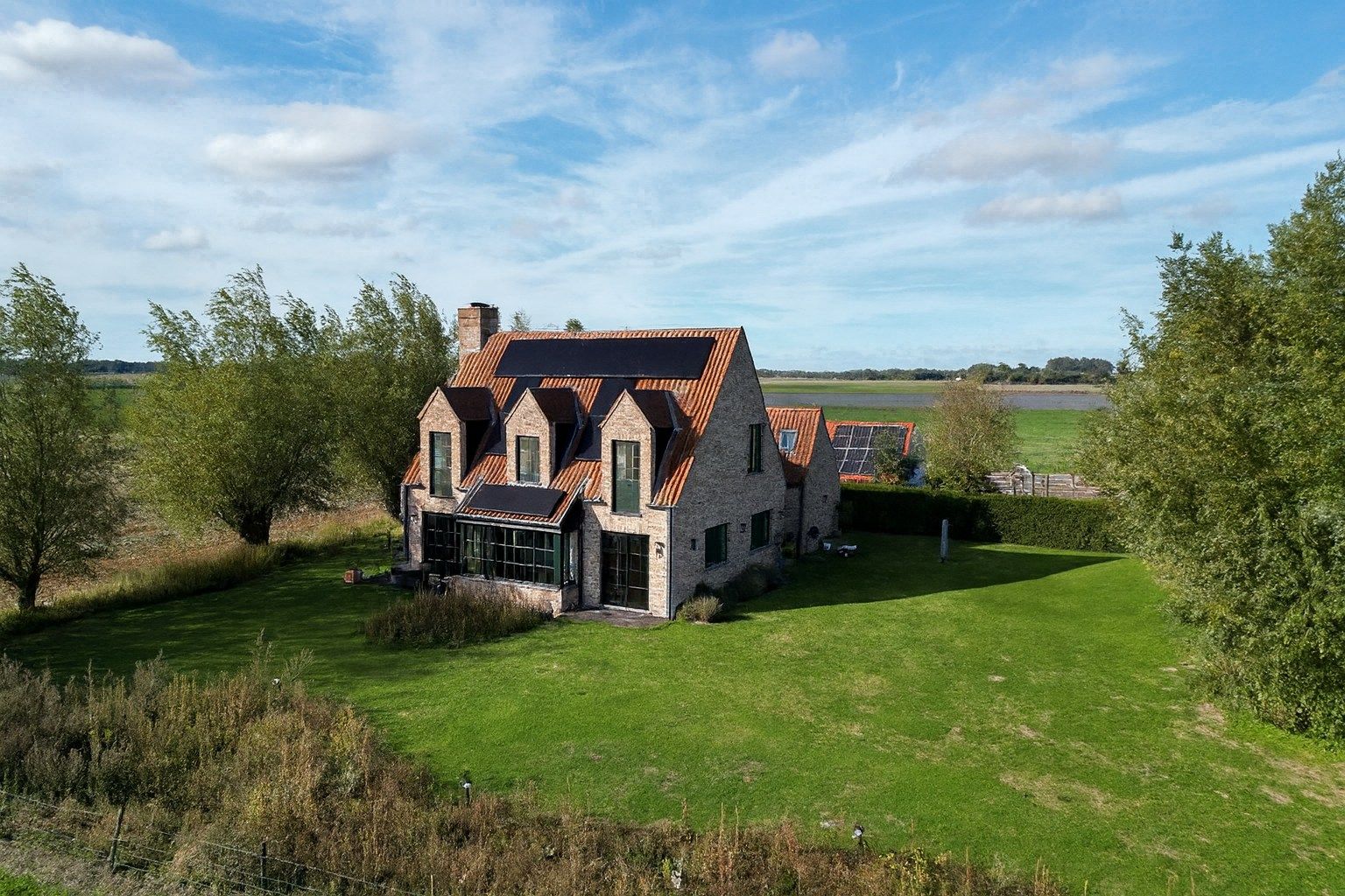 Ruim en modern wonen temidden van de polders foto 2