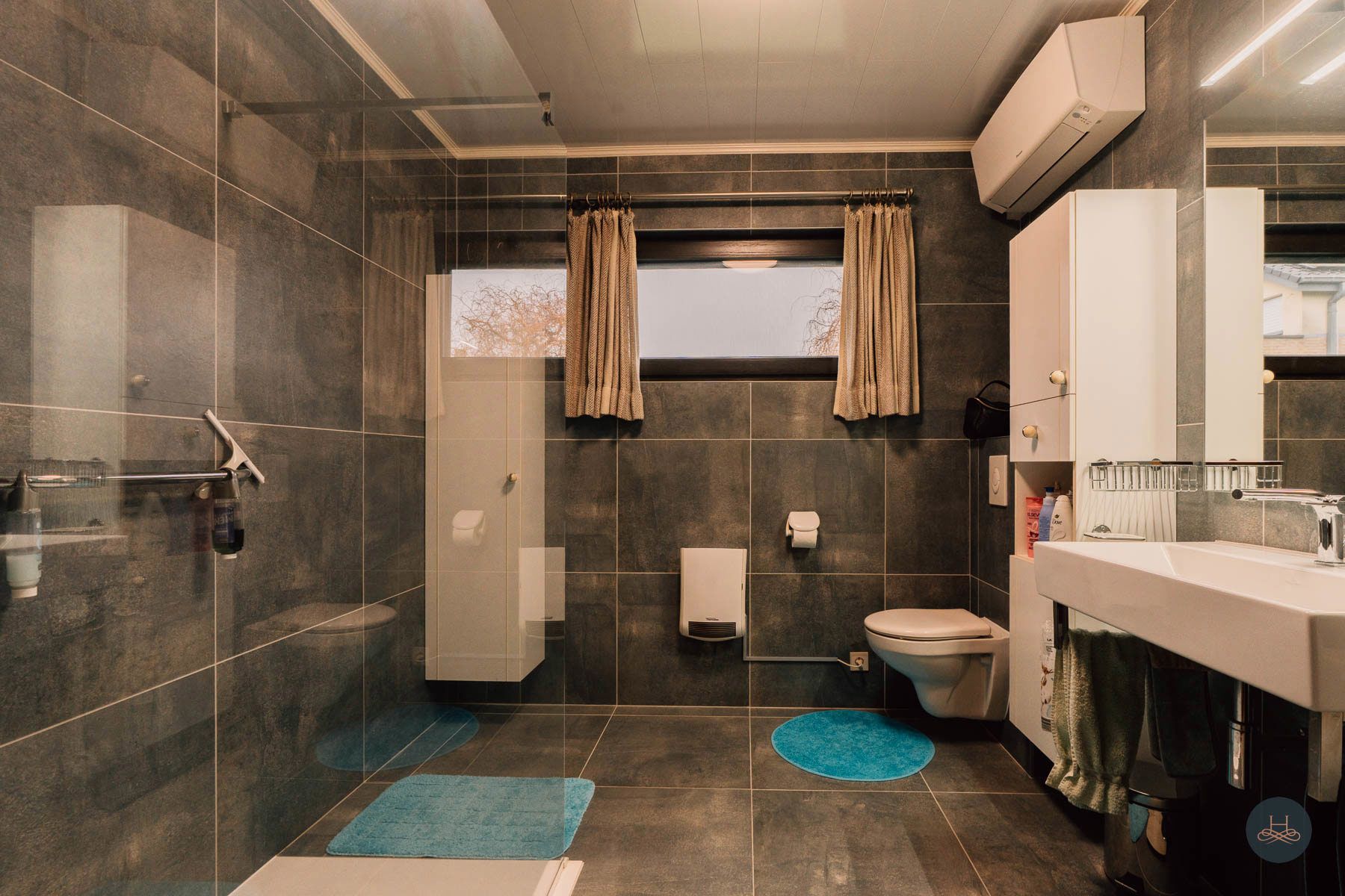 Ruime energiezuinige gezinswoning met veel parkeerplaatsen foto 9