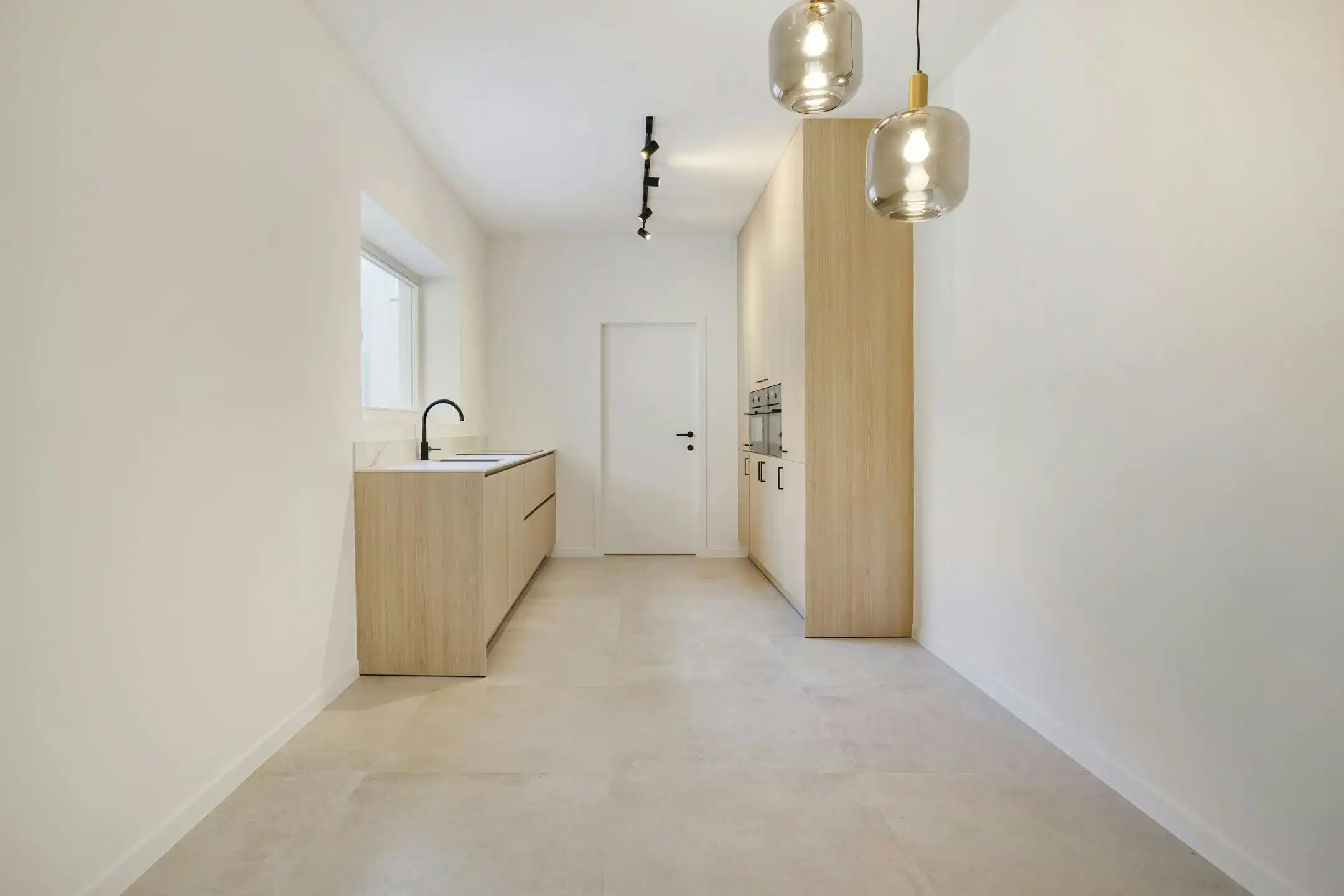 Gerenoveerde woning met drie slaapkamers te koop in Brugge  foto 4