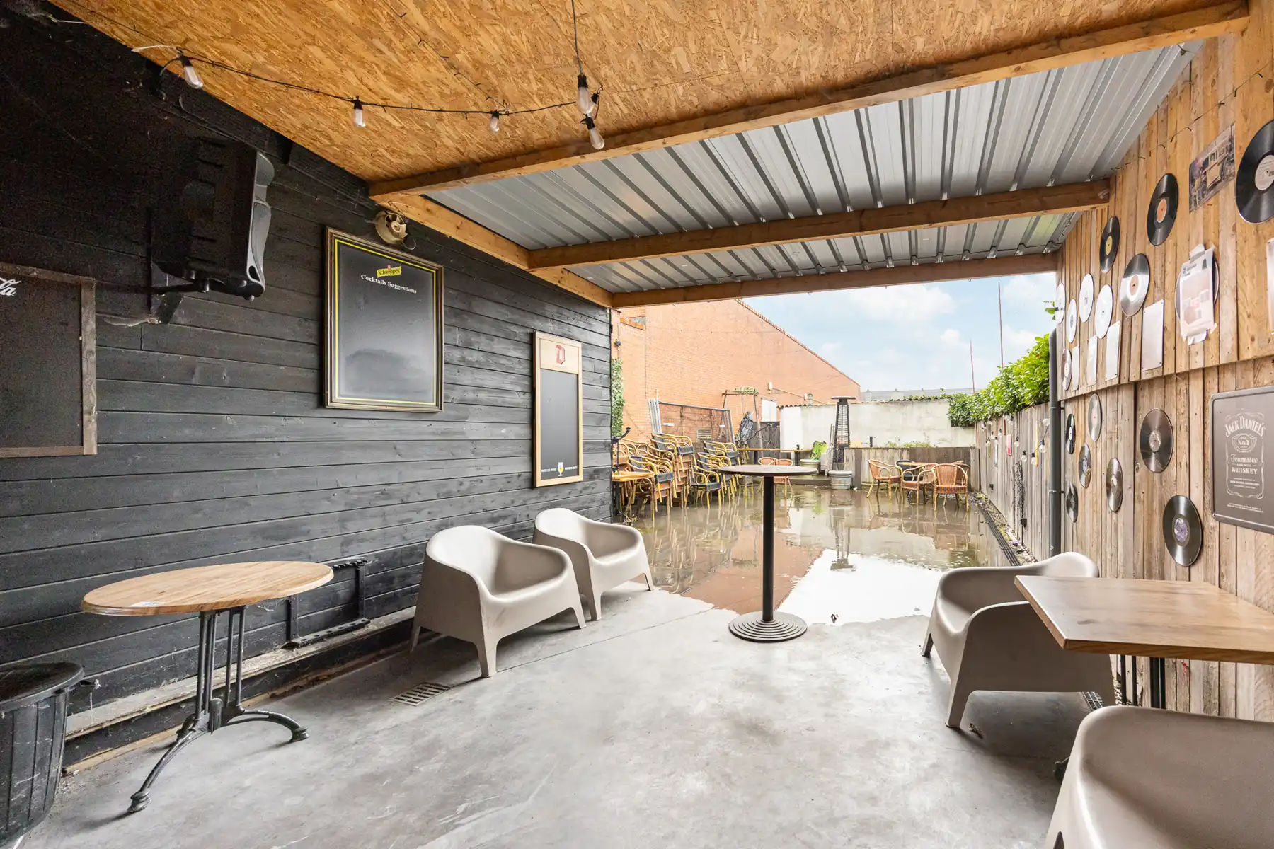 Café Saloed – Instapklaar horecapand met groot terras en ruime bovenverdiepingen foto 30