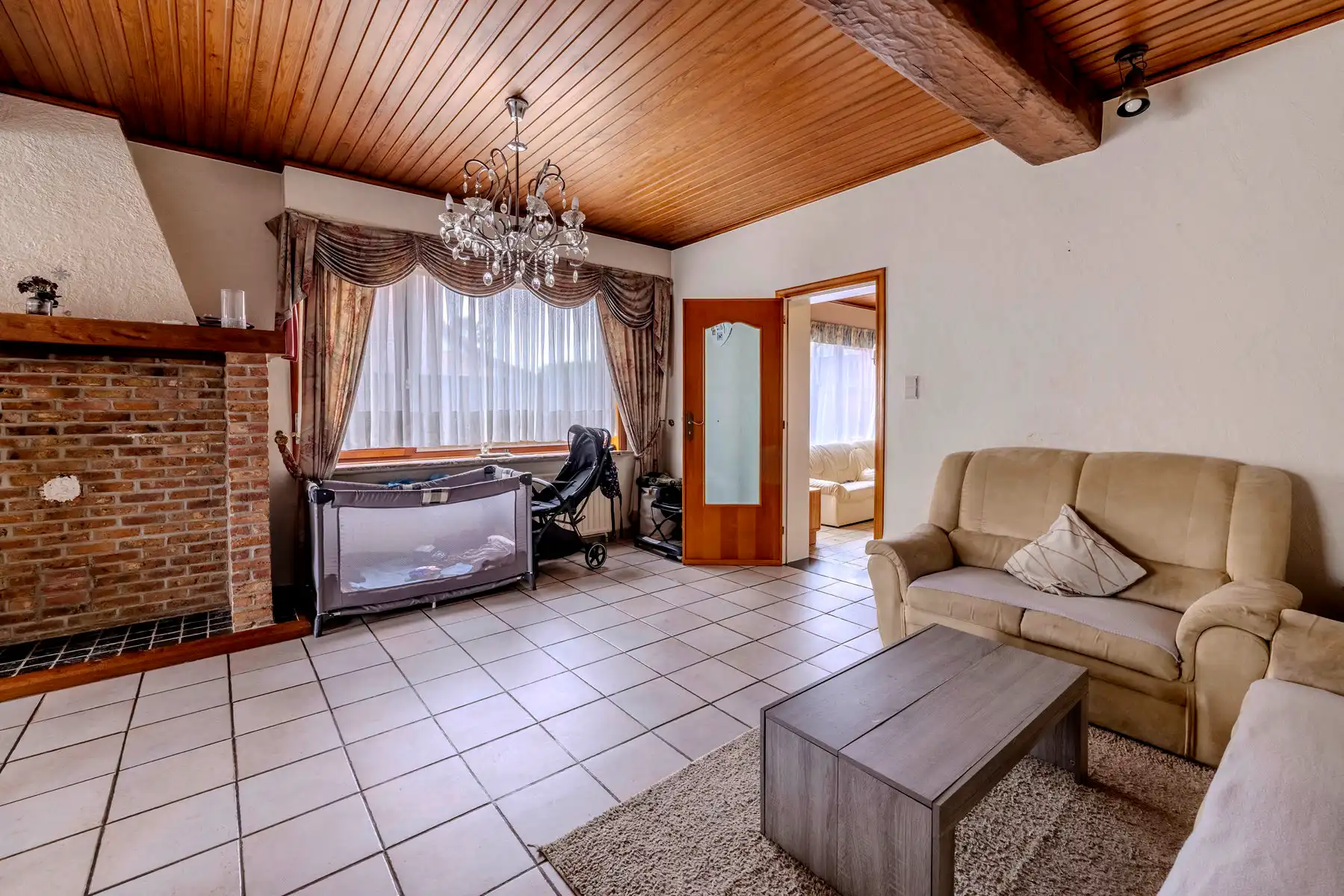 HOB met 3/4 slpk, voor- en zijdeur, garage en tuin op 702m² foto 7