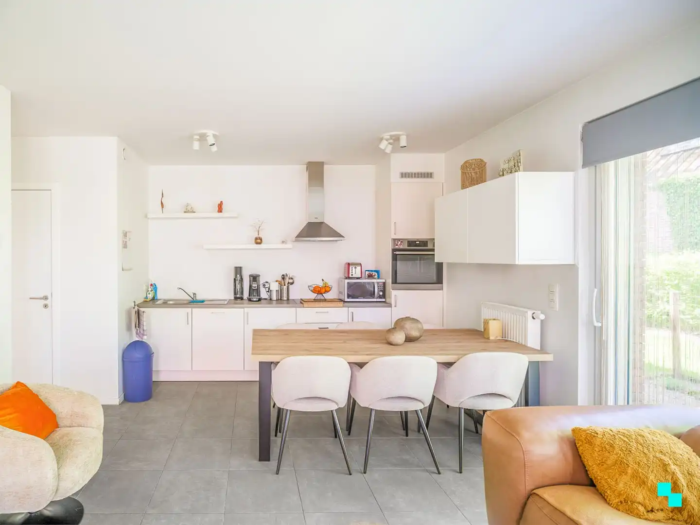 Gelijkvloers appartement omgeven door groen aan de Sint-Denijskerk foto 5