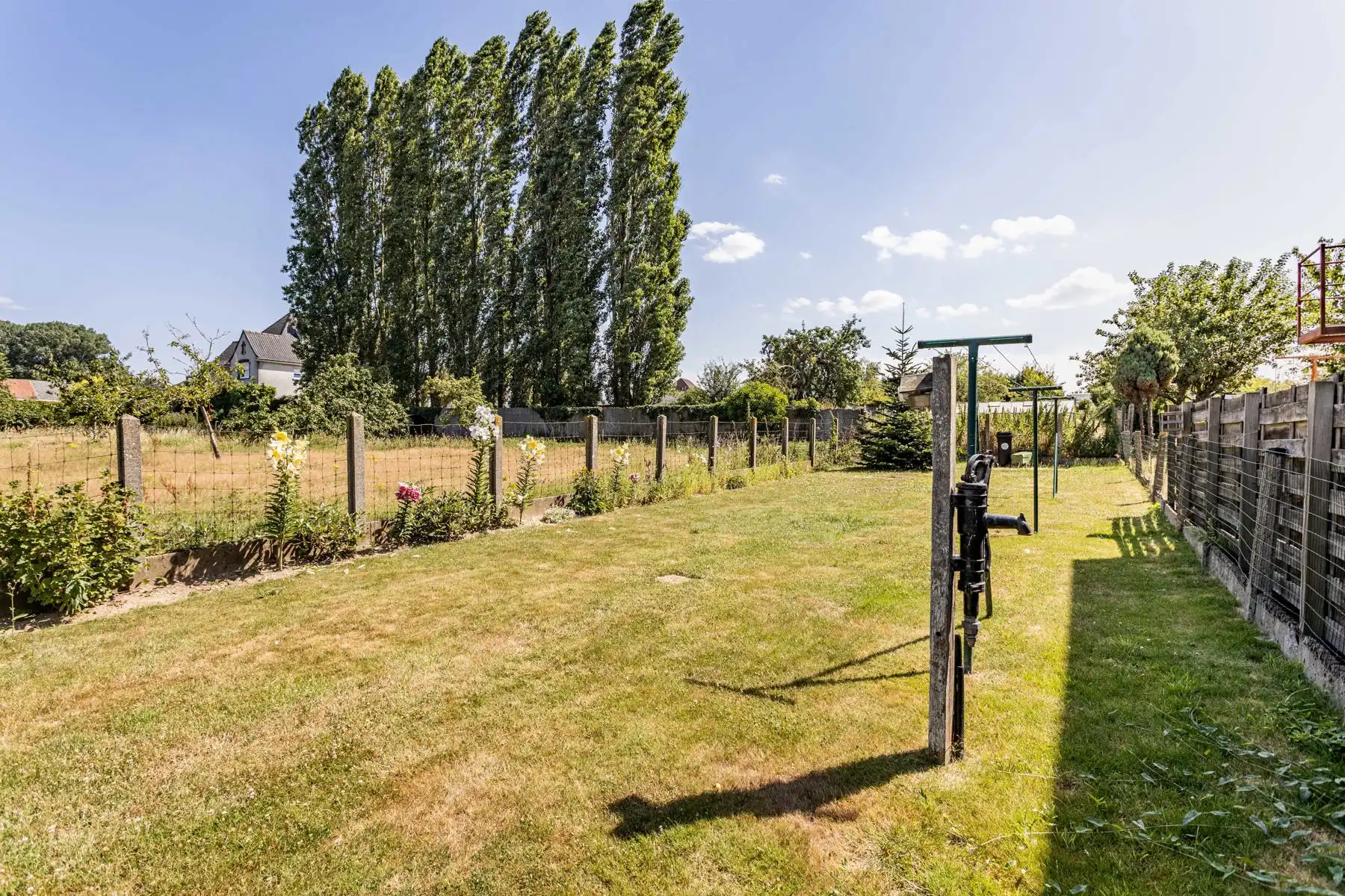 Leuke half-open bebouwingn met zuidgerichte tuin! foto 33