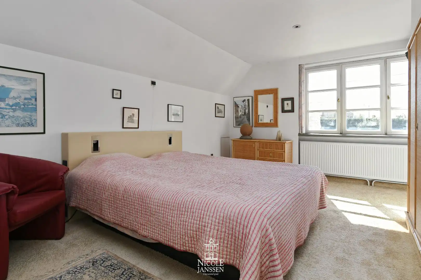 Ruime villa op een royaal perceel foto 23