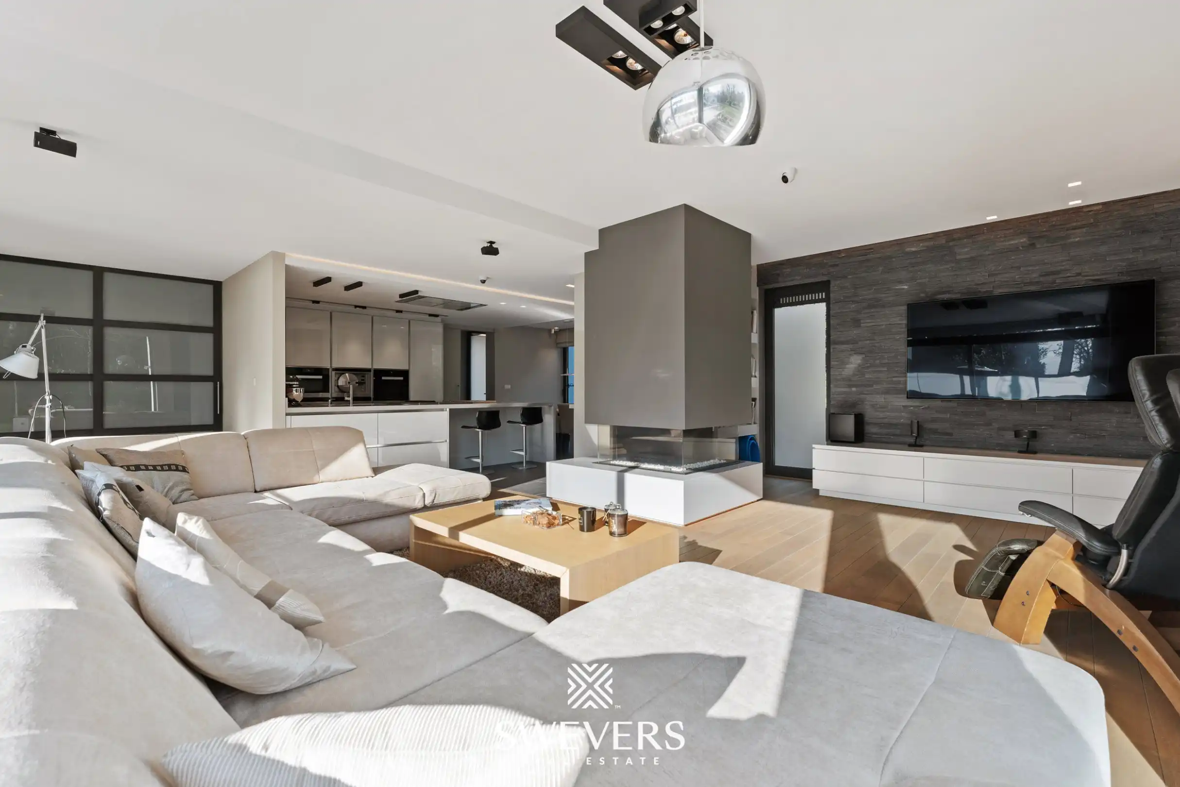 Exclusieve instapklare villa ( EPC B ) op uniek perceel ( 16a 91ca ) in de residentiële Bloemenwijk te Bolderberg foto 5