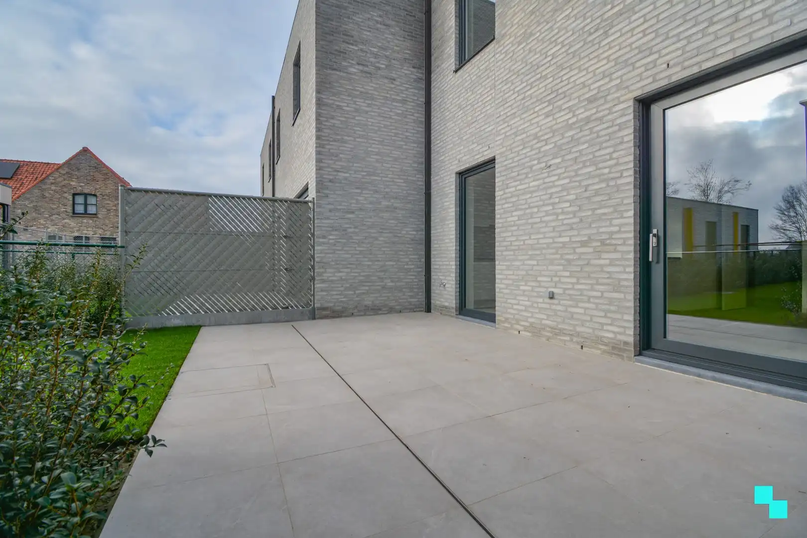 Volledig afgewerkte nieuwbouwwoning met carport te Sleihage foto 25