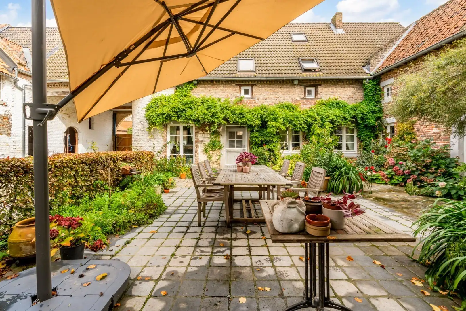 Charmante hoeve met prachtige binnenkoer + 2 gastenverblijven te Tongeren-Rutten foto 5