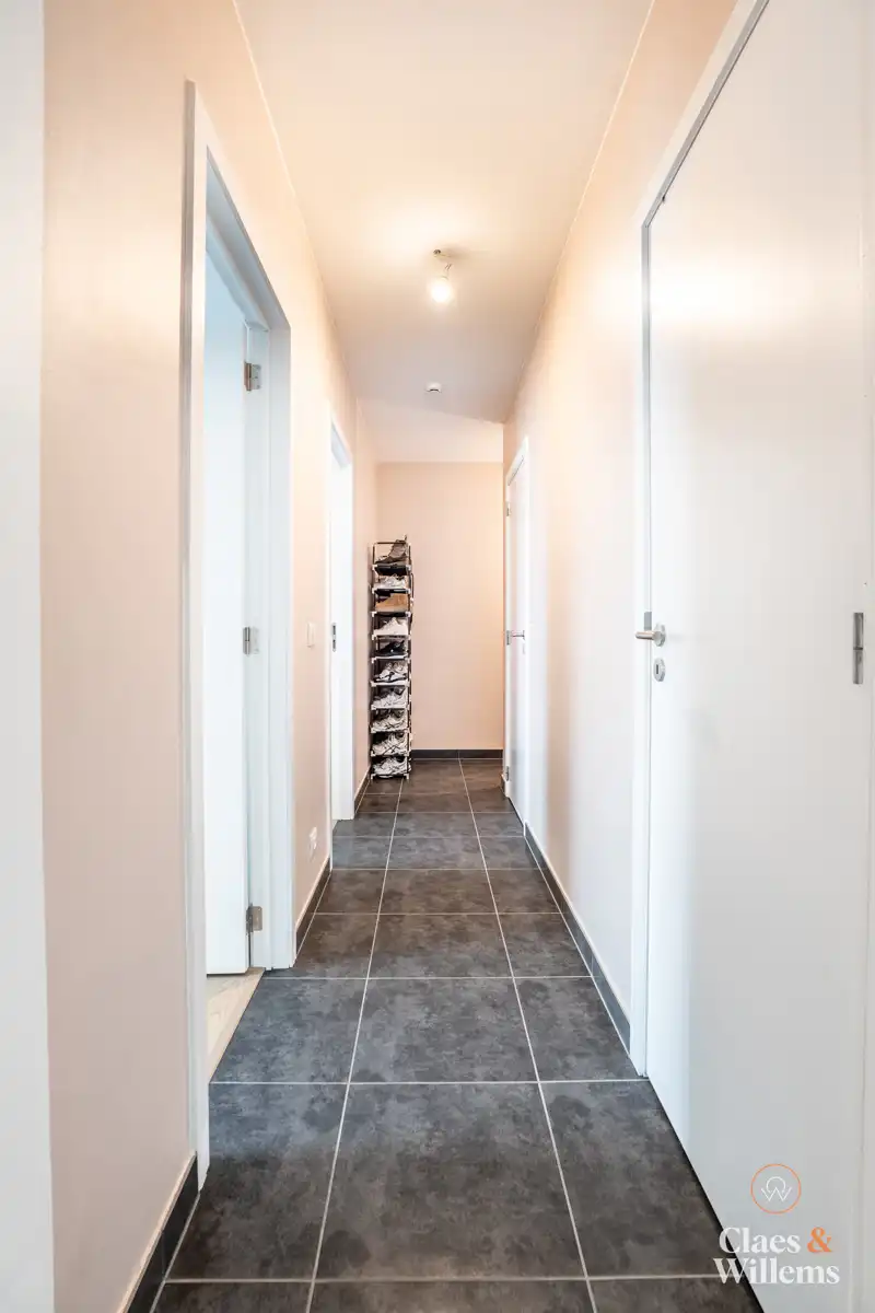 Charmant instapklaar appartement met terras te Halle foto 9