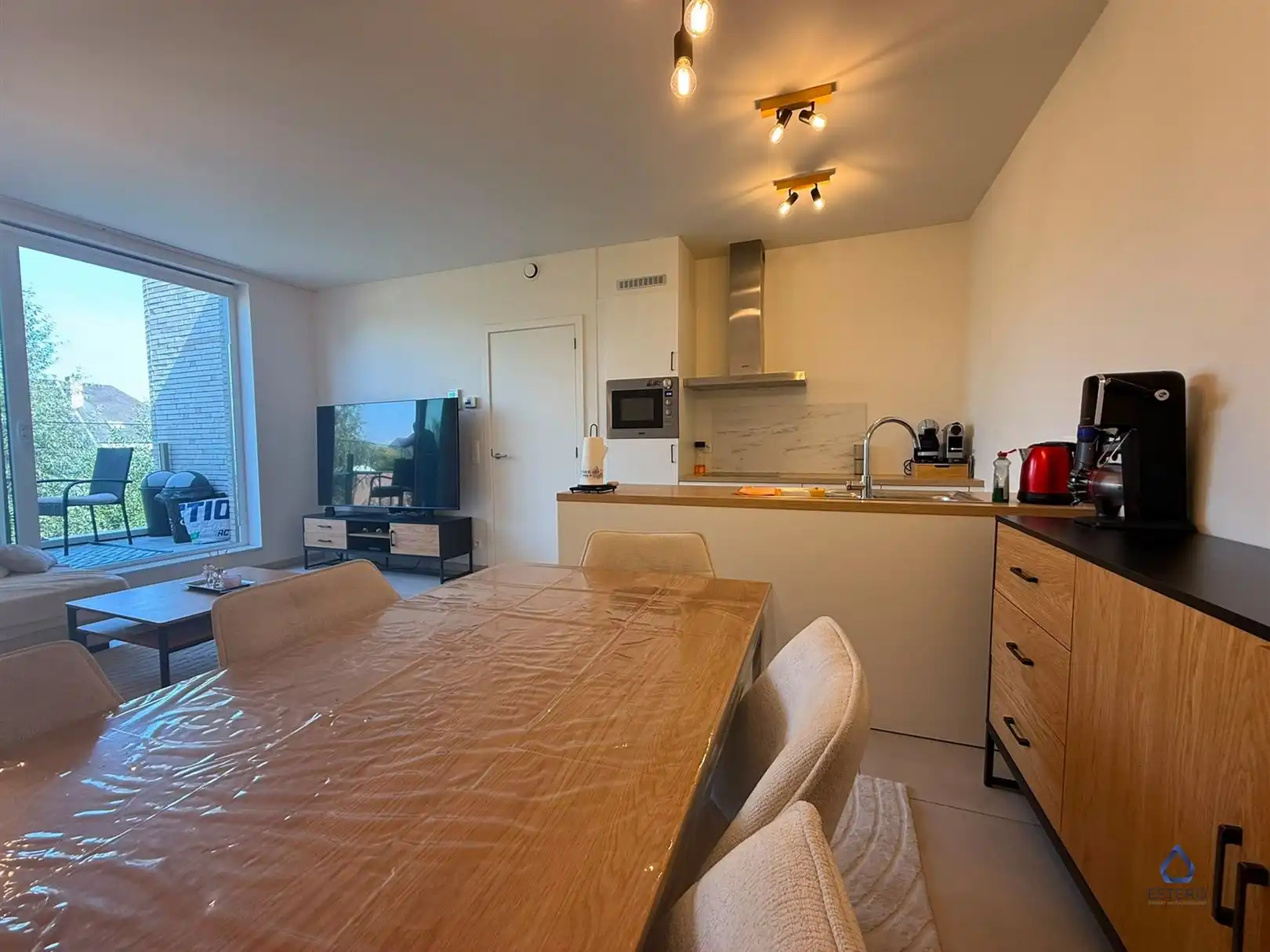 Rustig gelegen 2-slpk appartement met terras en parking foto 2