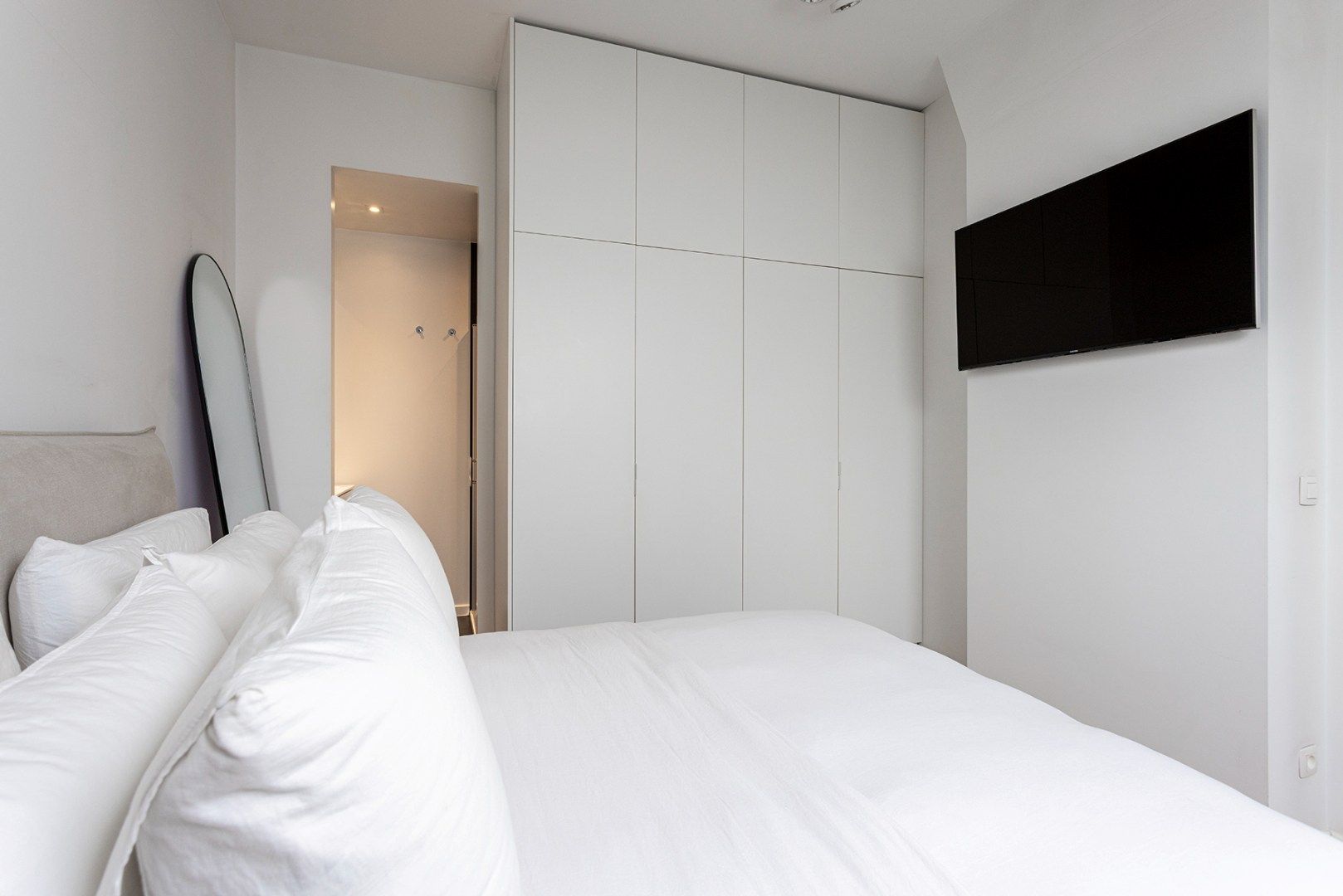Luxueus 1-slaapkamer appartement te centrum Antwerpen! foto 16