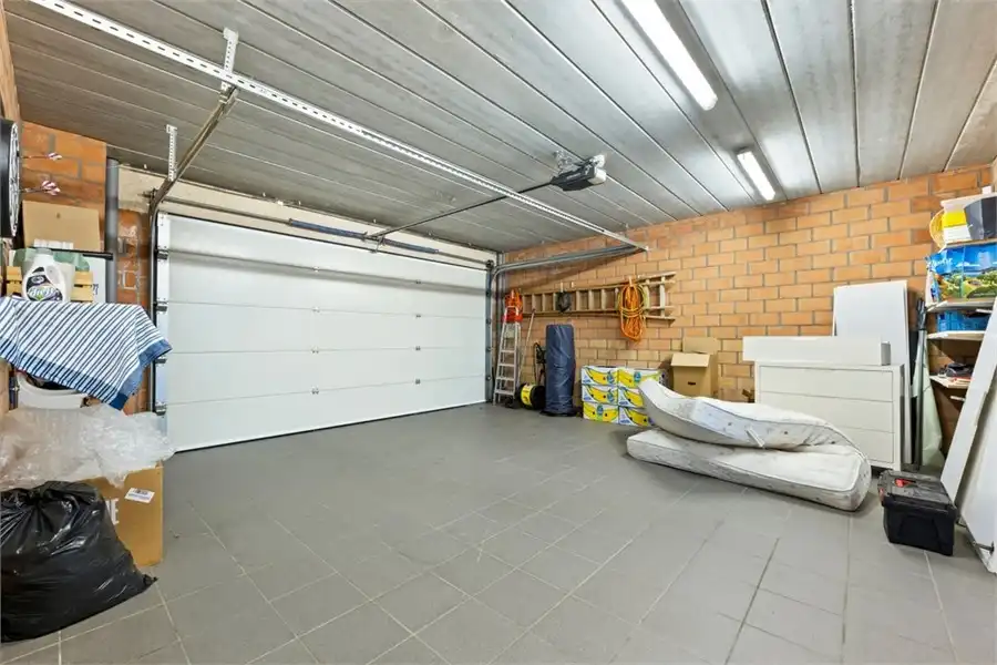 STIJLVOLLE OPEN BEBOUWING MET 3 SLKS OP EEN KNAP PERCEEL foto 19