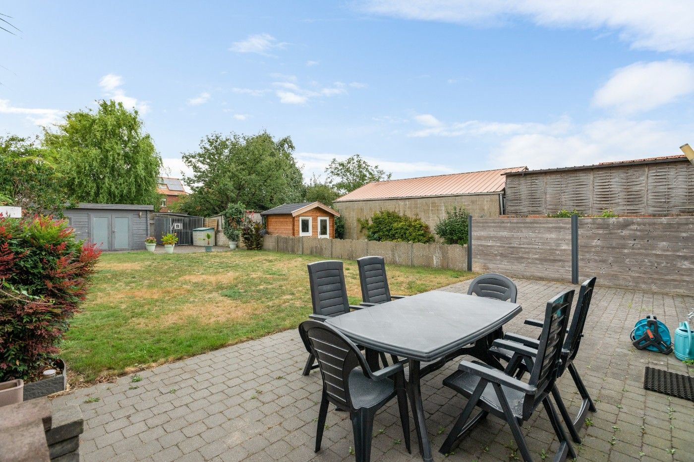 Vrijstaande woning met 3 slpk., brede oprit en tuin foto 24