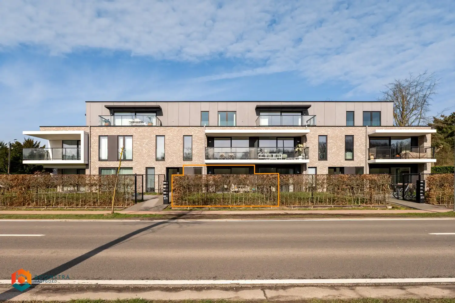 Energiezuinig gelijkvloers appartement met terras, tuintje en ondergrondse parkeerplaats foto {{pictureIndex}}