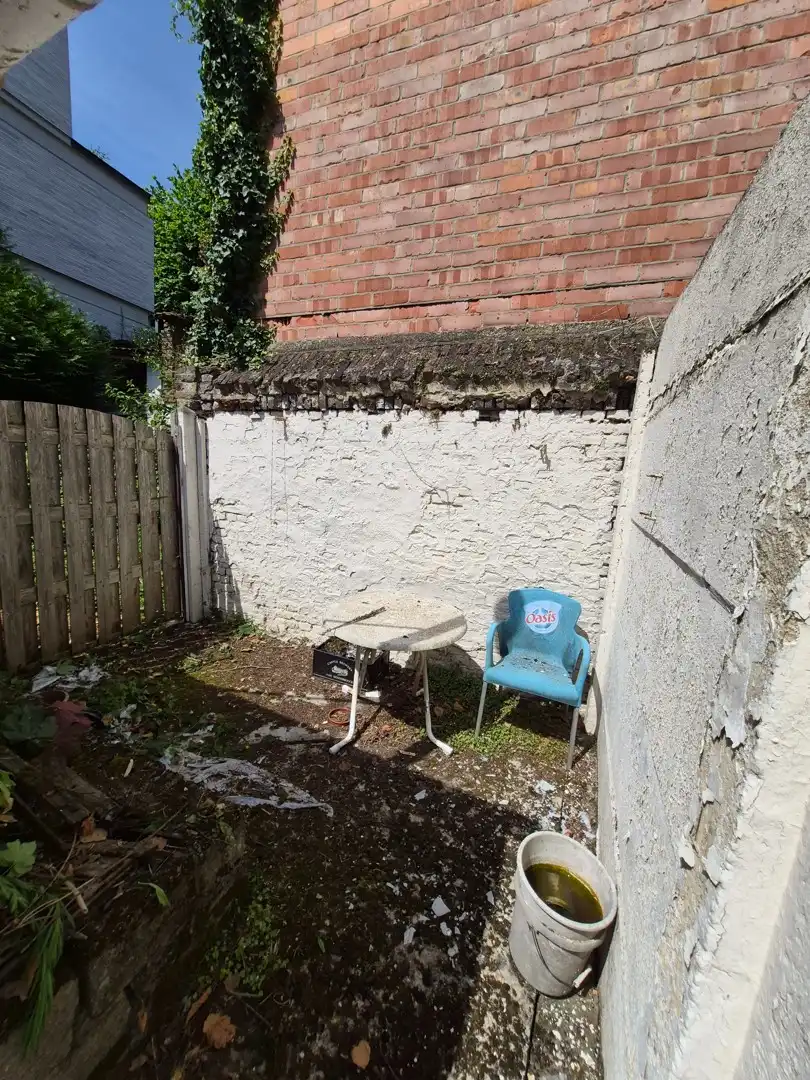 Te renoveren burgerwoning in hartje Sint-Truiden foto 4