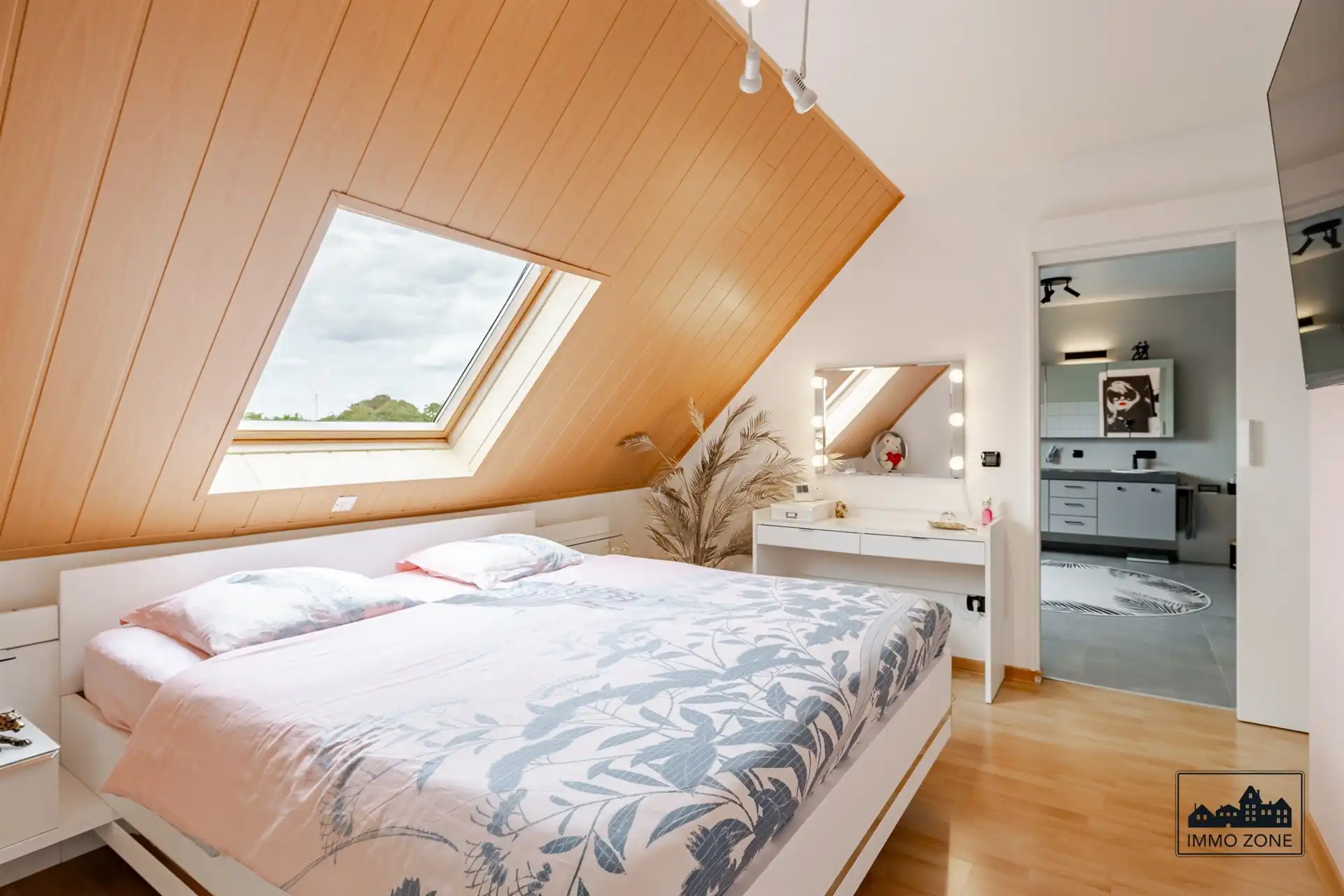 Uniek en energiezuinig 3-slaapkamer appartement van 192m² foto 12