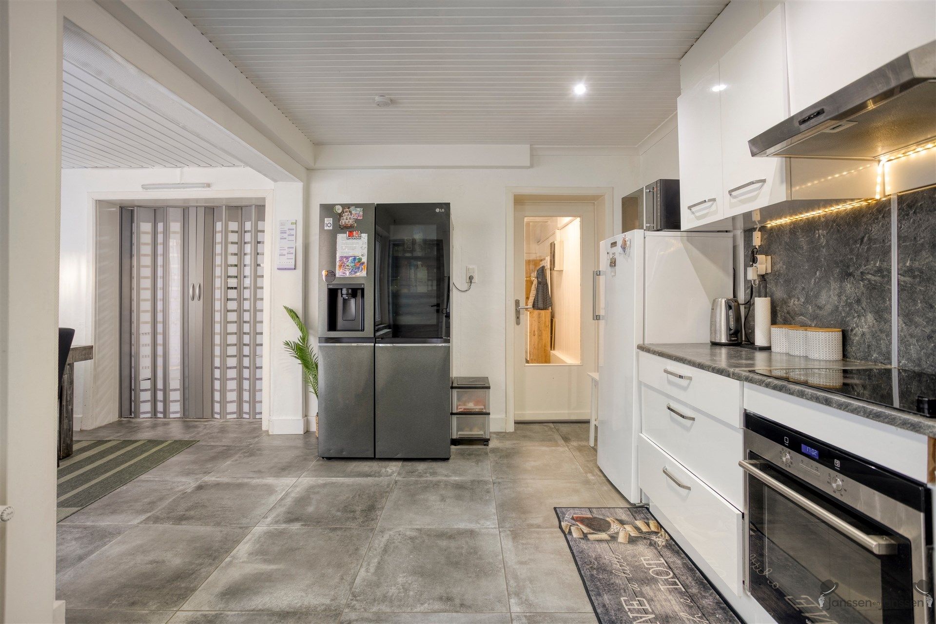 Gerenoveerde woning met 3 private parkeerplaatsen en stadstuin in hartje Diest foto 6