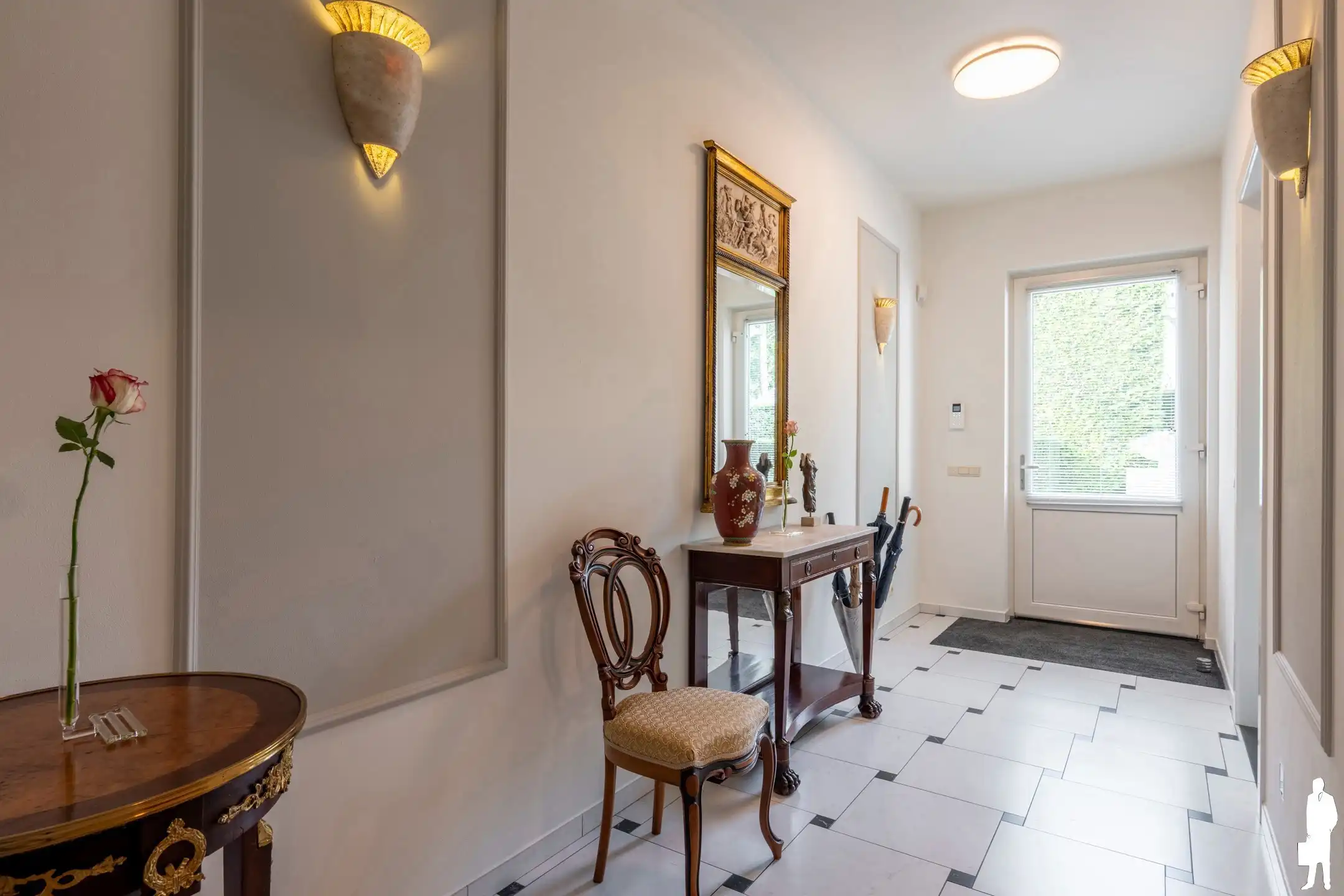 Riante villa (maar liefst 454m² woonopp.) vlakbij Nederland foto 7