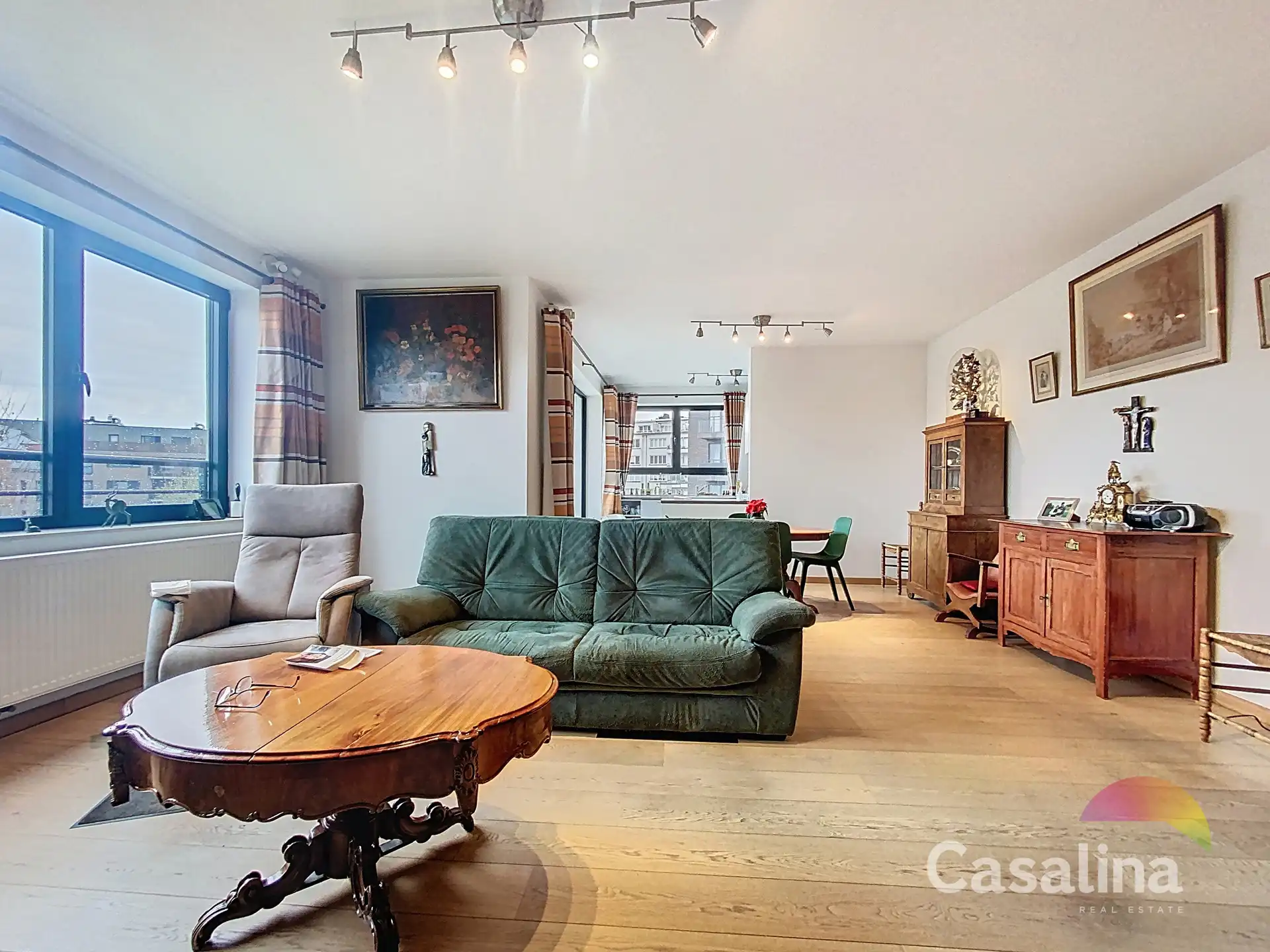 Prachtig 3-slaapkamerapp. met terras en parking (EPC: A-) foto 5