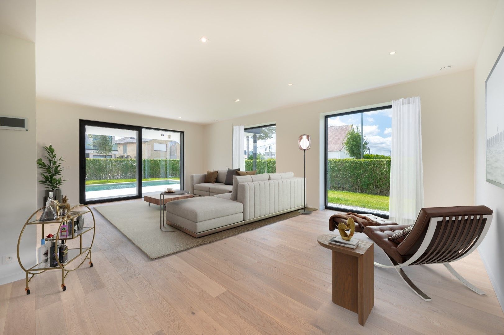 Prachtige nieuwbouw villa met 5 slaapkamers gelegen in een rustige residentiële omgeving vlakbij het centrum. foto 2