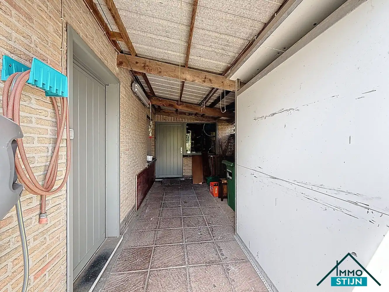 Landelijk gelegen woning met dubbele garage foto 23