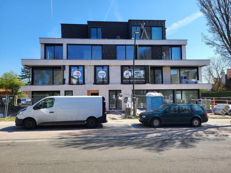 Exclusief nieuwbouwproject vlakbij de Zeedijk en het centrum van Koksijde foto {{pictureIndex}}