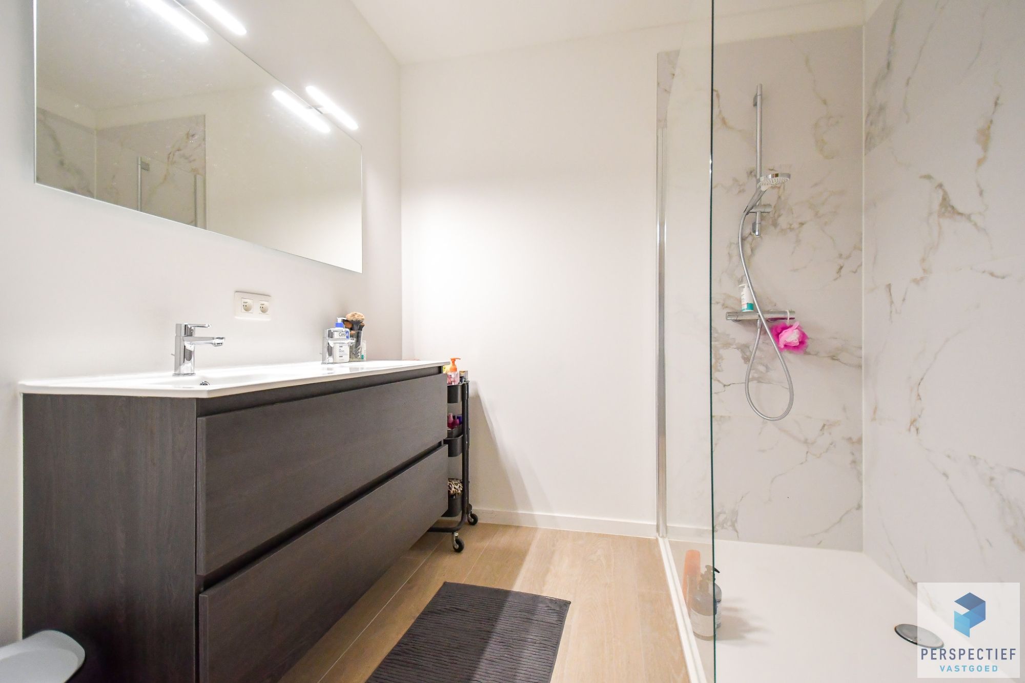 BEZOEKMOMENT WOENSDAG 5/11 VAN 16U30 TOT 18U | LICHTRIJK ENERGIEZUINIG met TERRAS en AUTOSTAANPLAATS foto 9