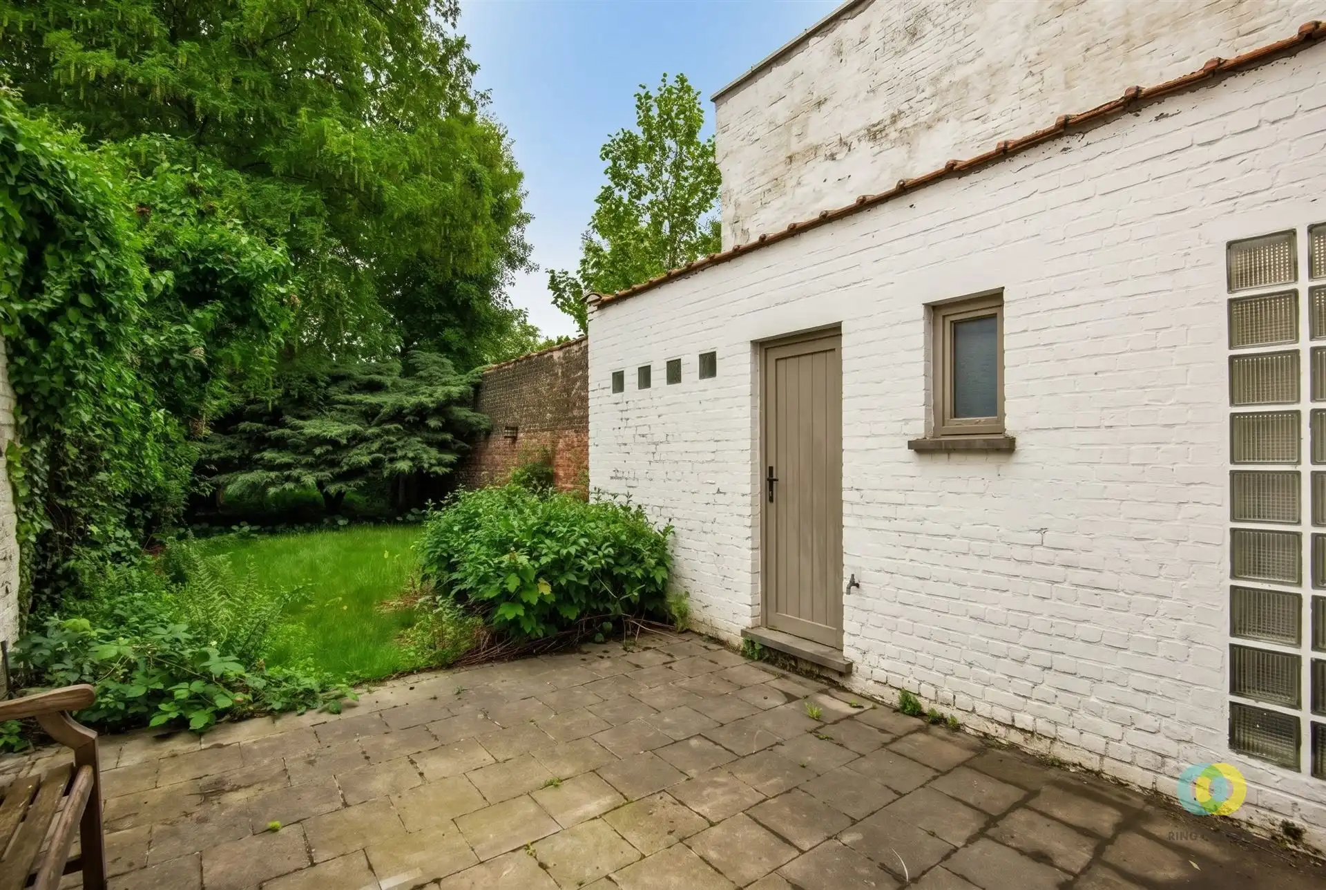 Charmante stadswoning met uitzonderlijk potentieel en diepe tuin foto 17