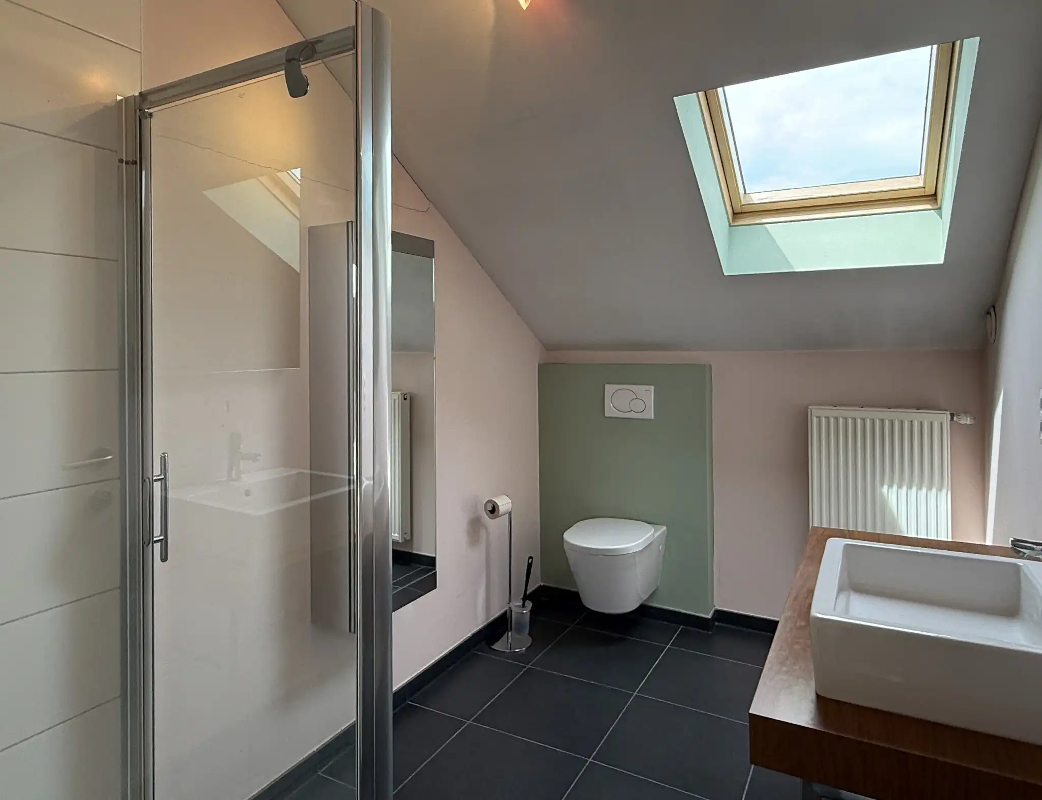 Duplexappartement met 2 slaapkamers op de Grote Markt van Beveren foto 10