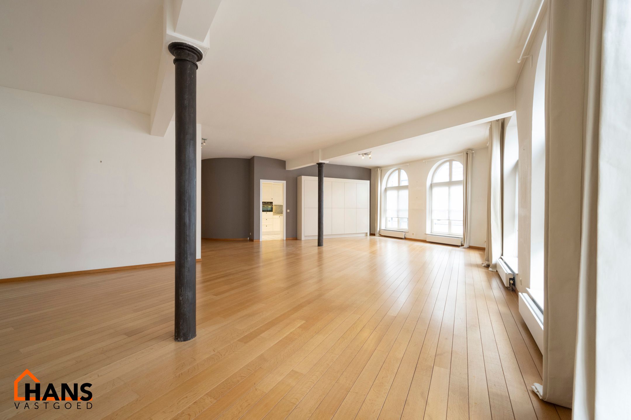 Luxueus appartement in een historisch gebouw in hartje Antwerpen. foto 4