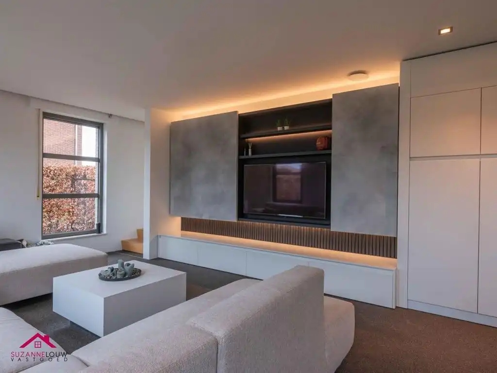 Vrijstaande woning in hedendaagse stijl foto 15