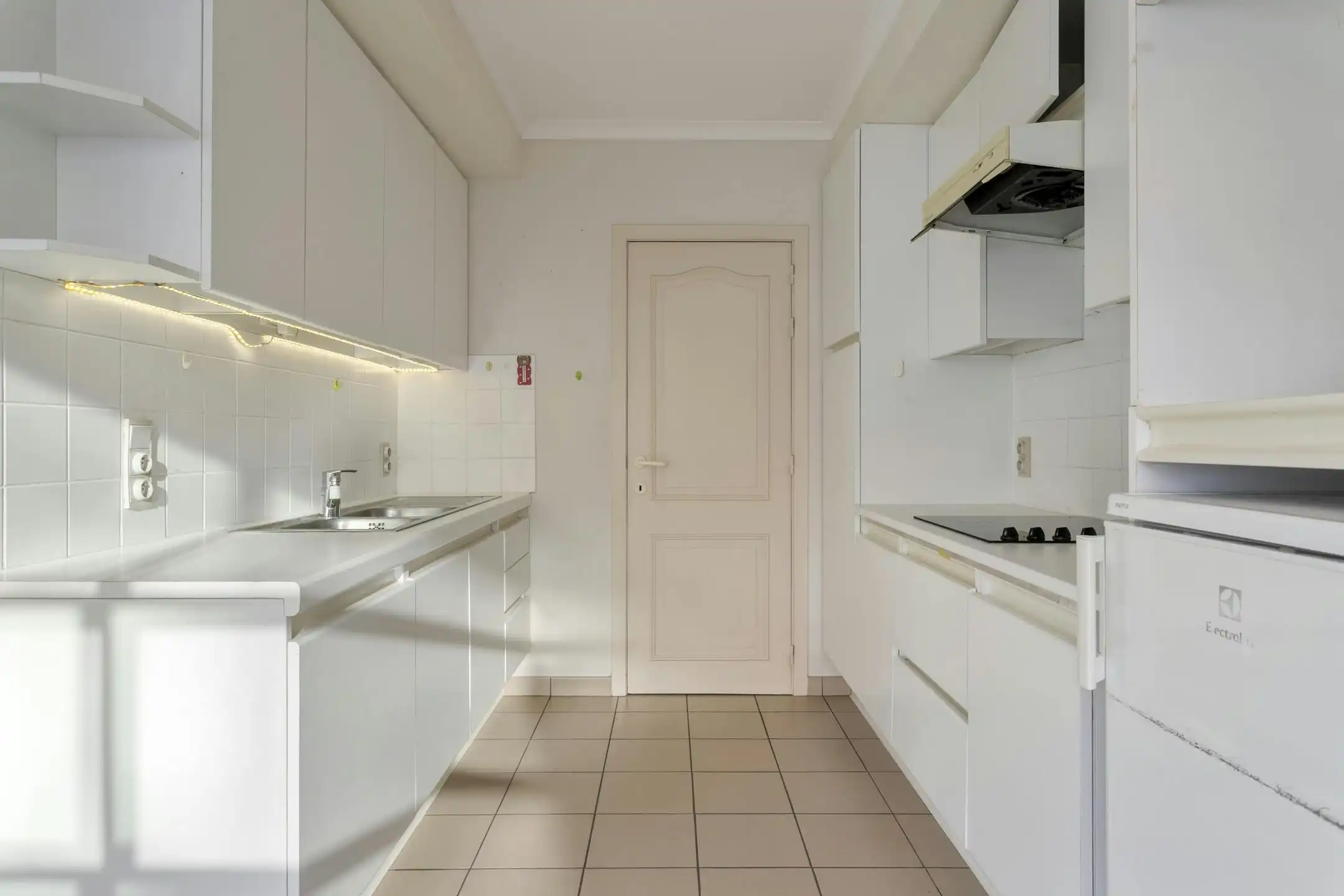 Instapklaar energiezuinig appartement met 2 slaapkamers in hartje Roeselare foto 4