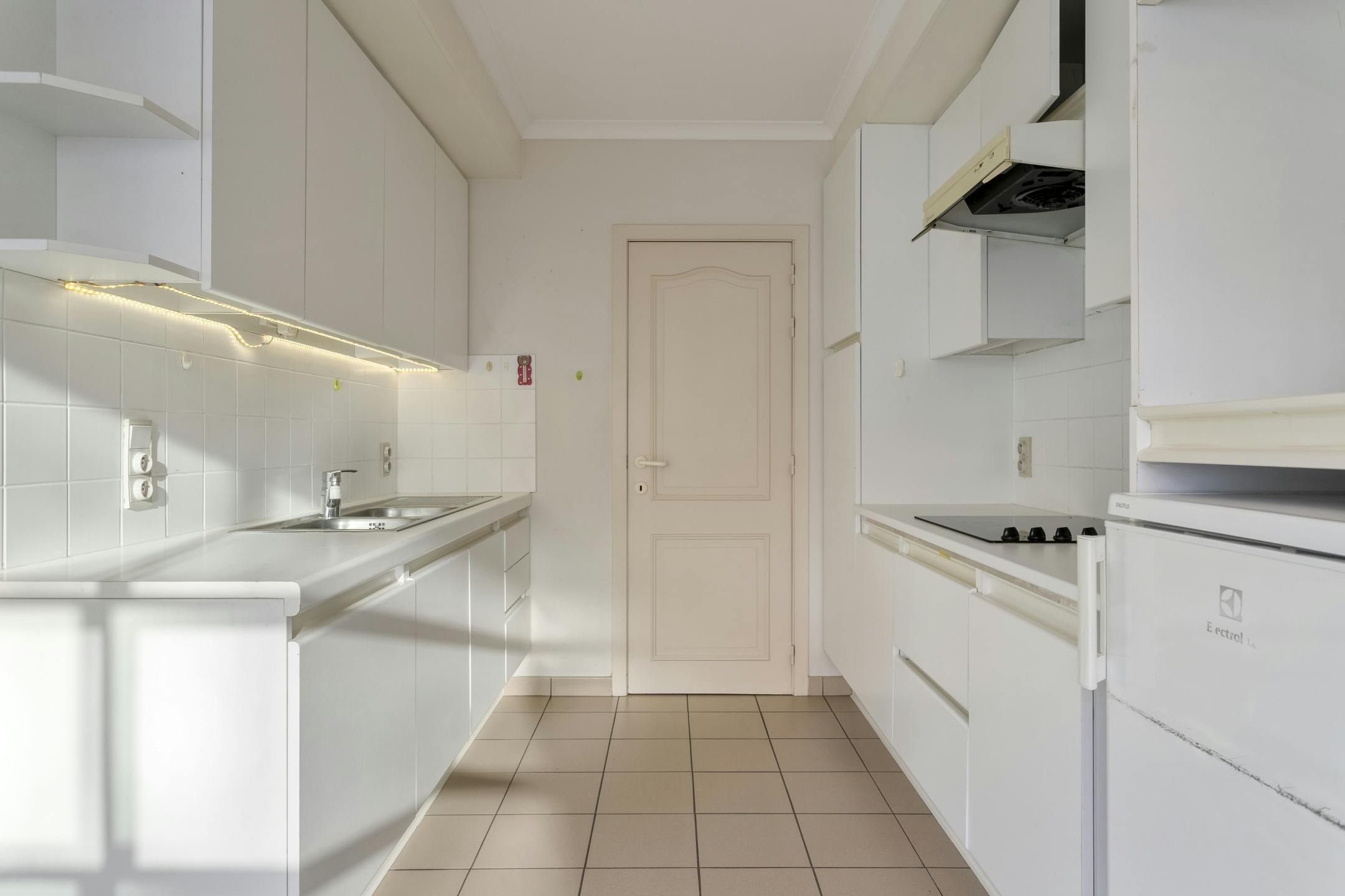 Instapklaar energiezuinig appartement met 2 slaapkamers in hartje Roeselare foto 5