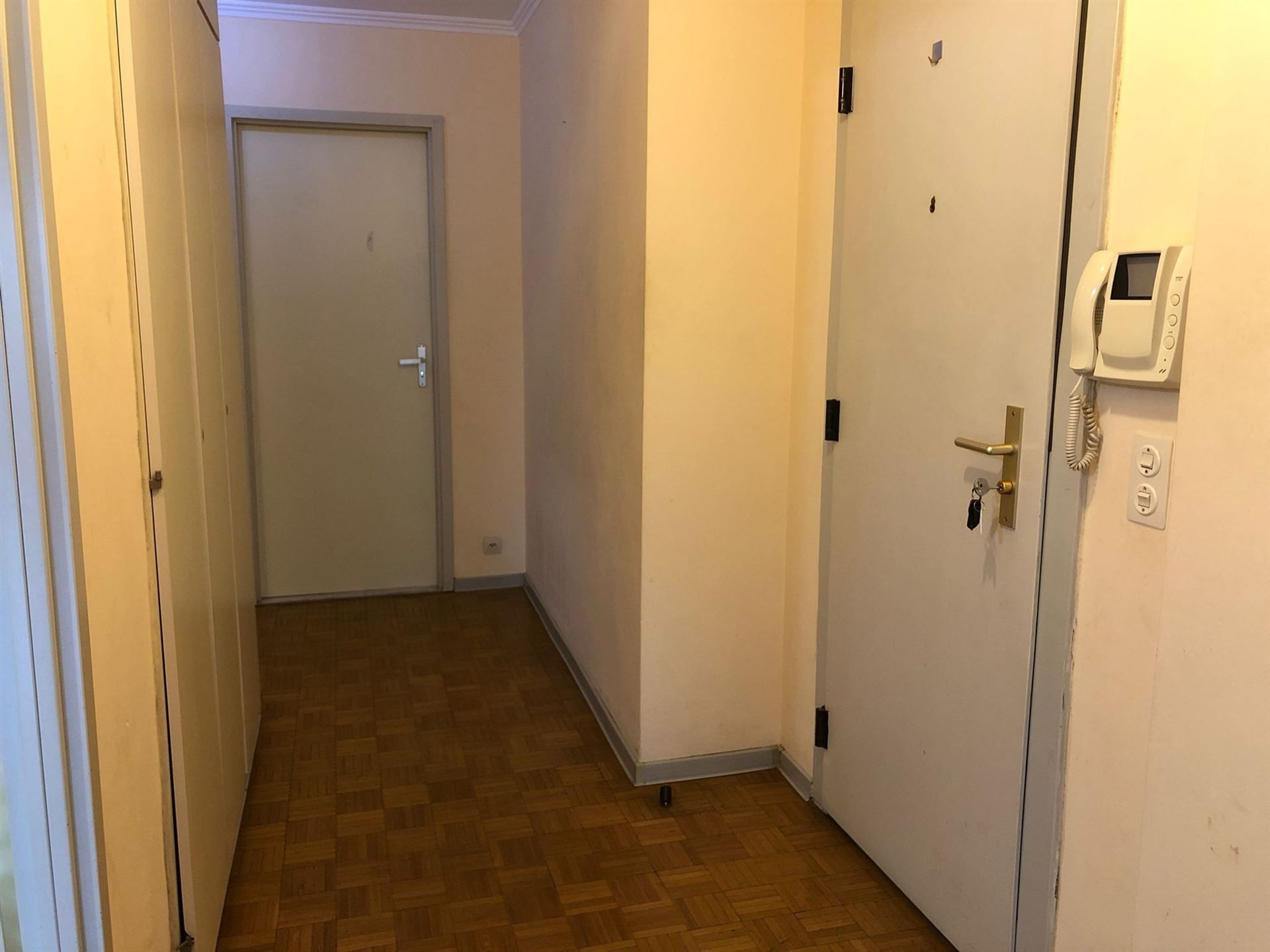 Lichtrijk 2-slpkm app met terras in centrum Mechelen foto 2