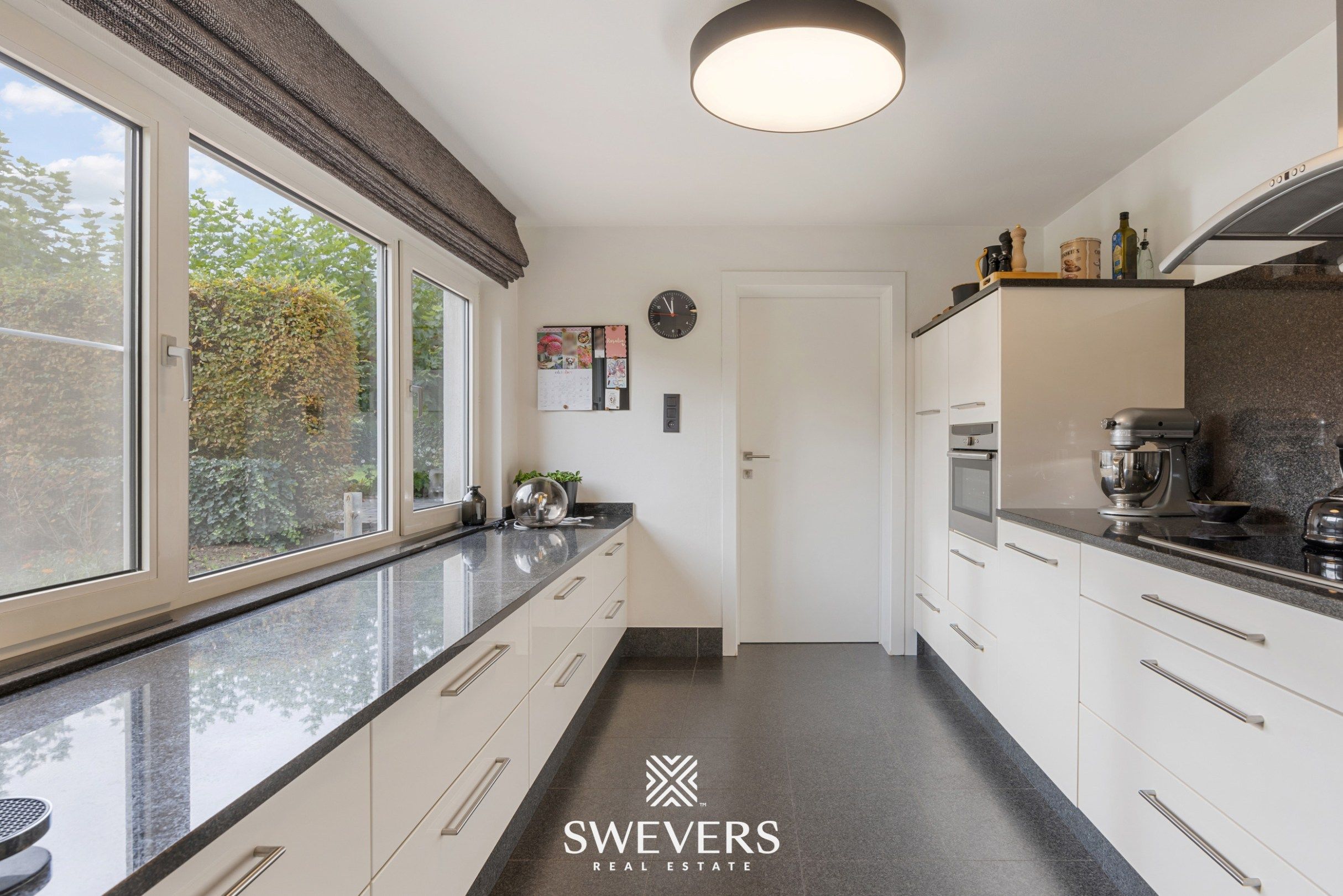 Gerenoveerde woning op 27 are en vergunde stal van 147 m² foto 12