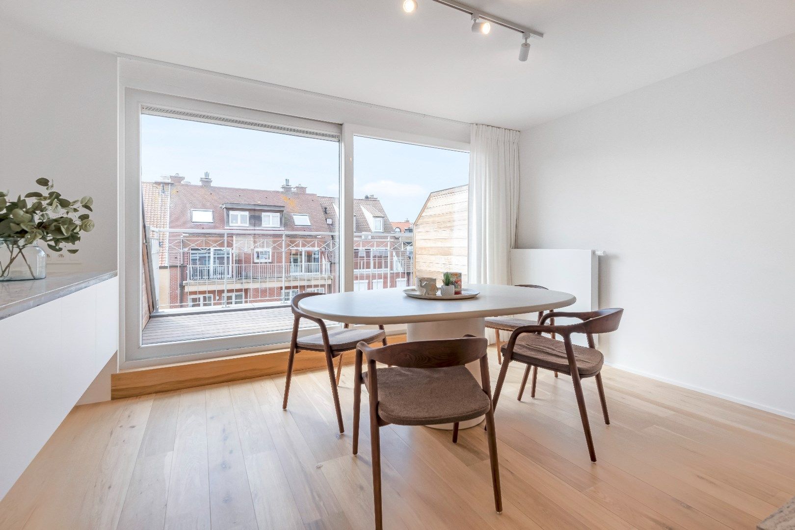 Instapklaar, totaal gerenoveerd doorzon duplex dakappartement met twee zonneterrassen foto 12