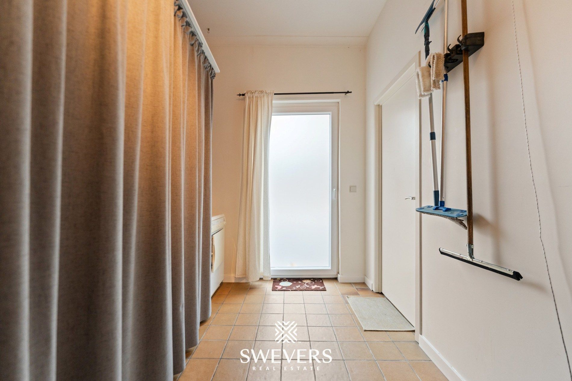 Instapklare, charmante rijwoning met terras in het groene Jesseren   foto 12