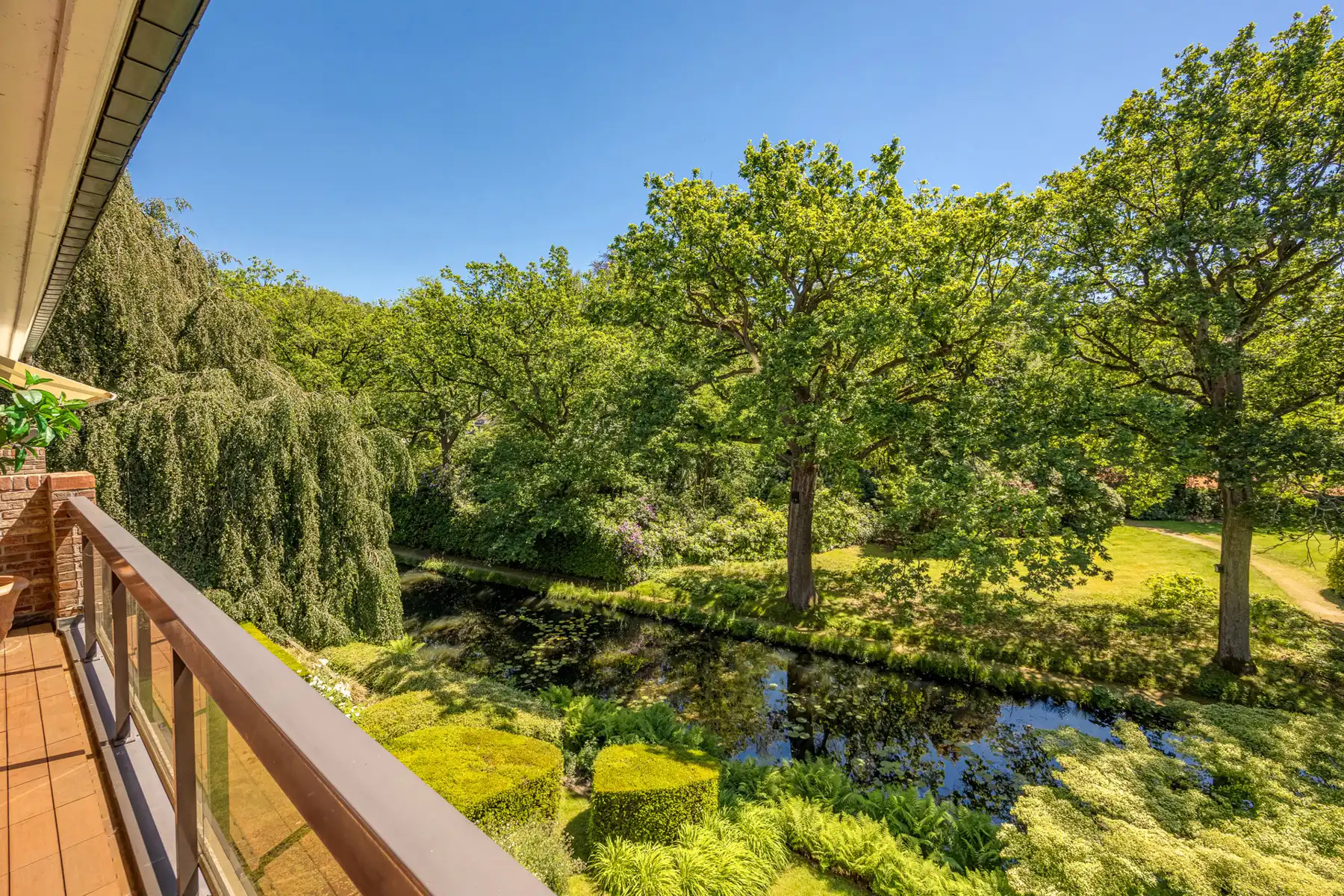 Ruim appartement van ca. 150m²  in parkdomein te Brasschaat  foto 3