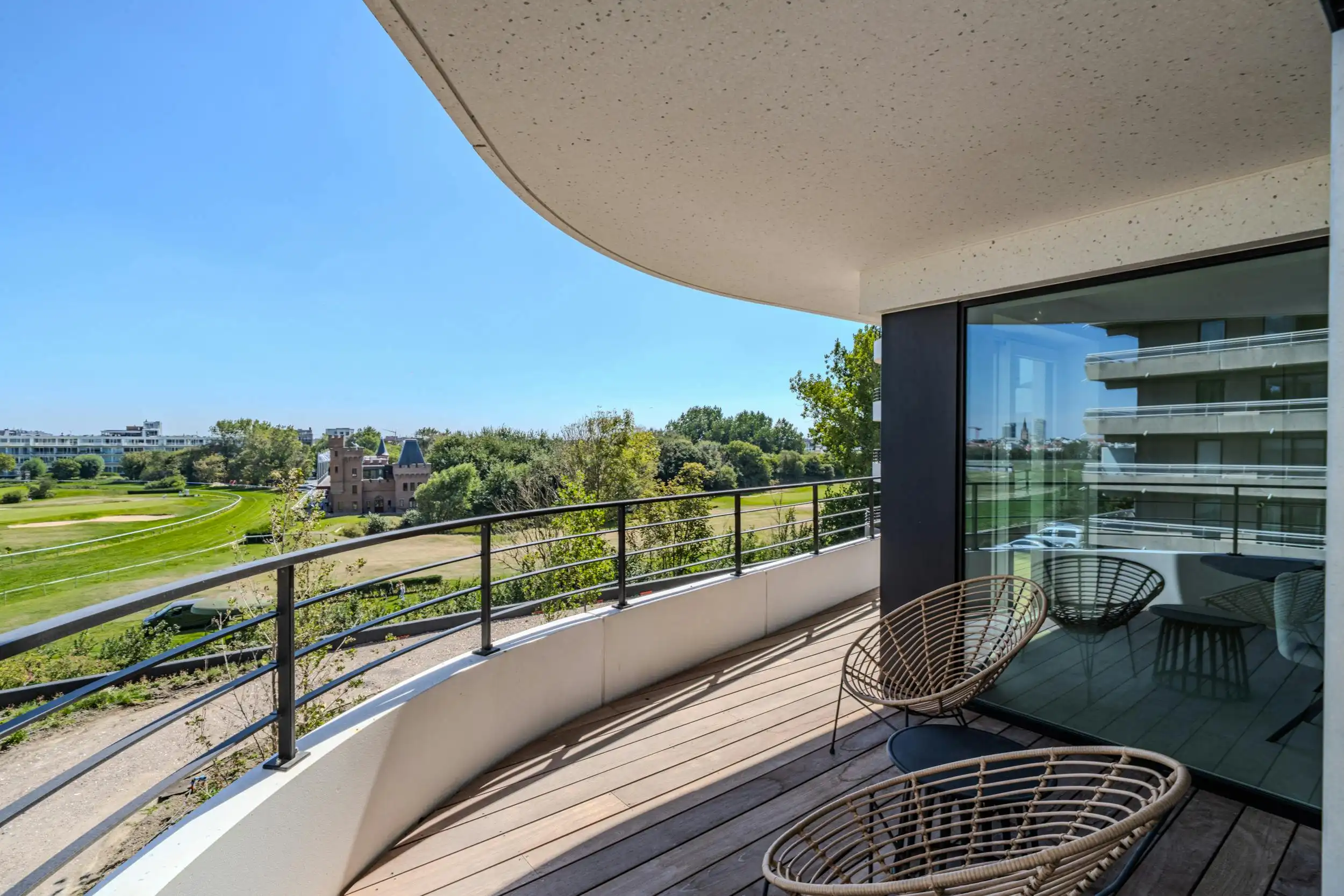 Prachtig appartement met zicht op de Wellington Golf foto {{pictureIndex}}