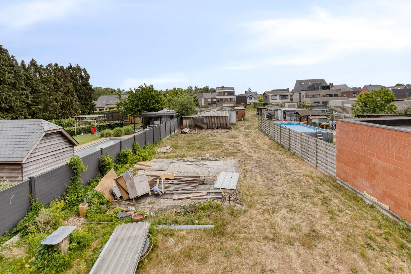 Volledig te renoveren / te herbouwen woning op 674 m² in een doodlopende straat te Ginderbuiten ! foto 3