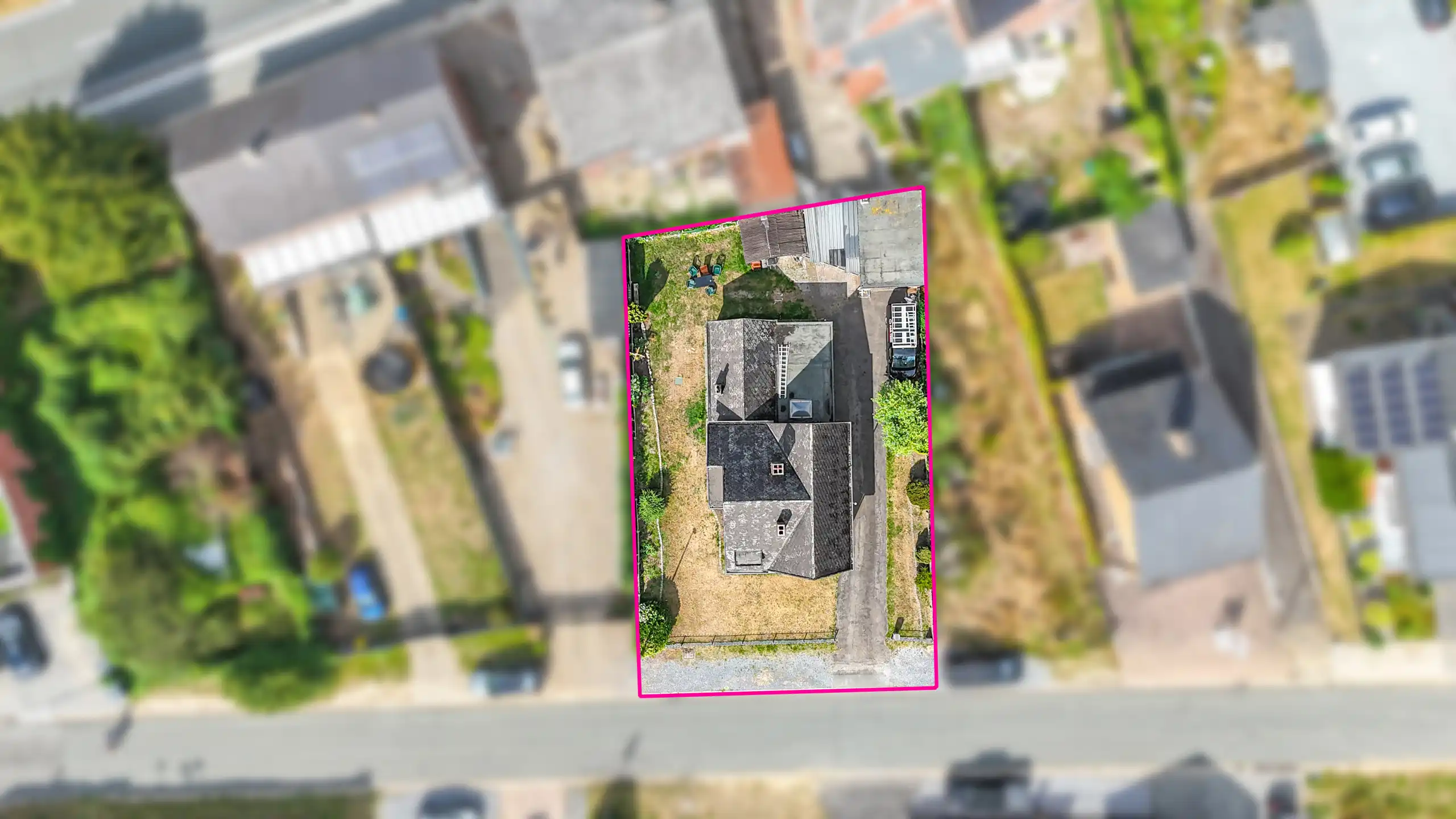 Ruime gezinswoning op groot perceel met veranda en tuin! foto 35