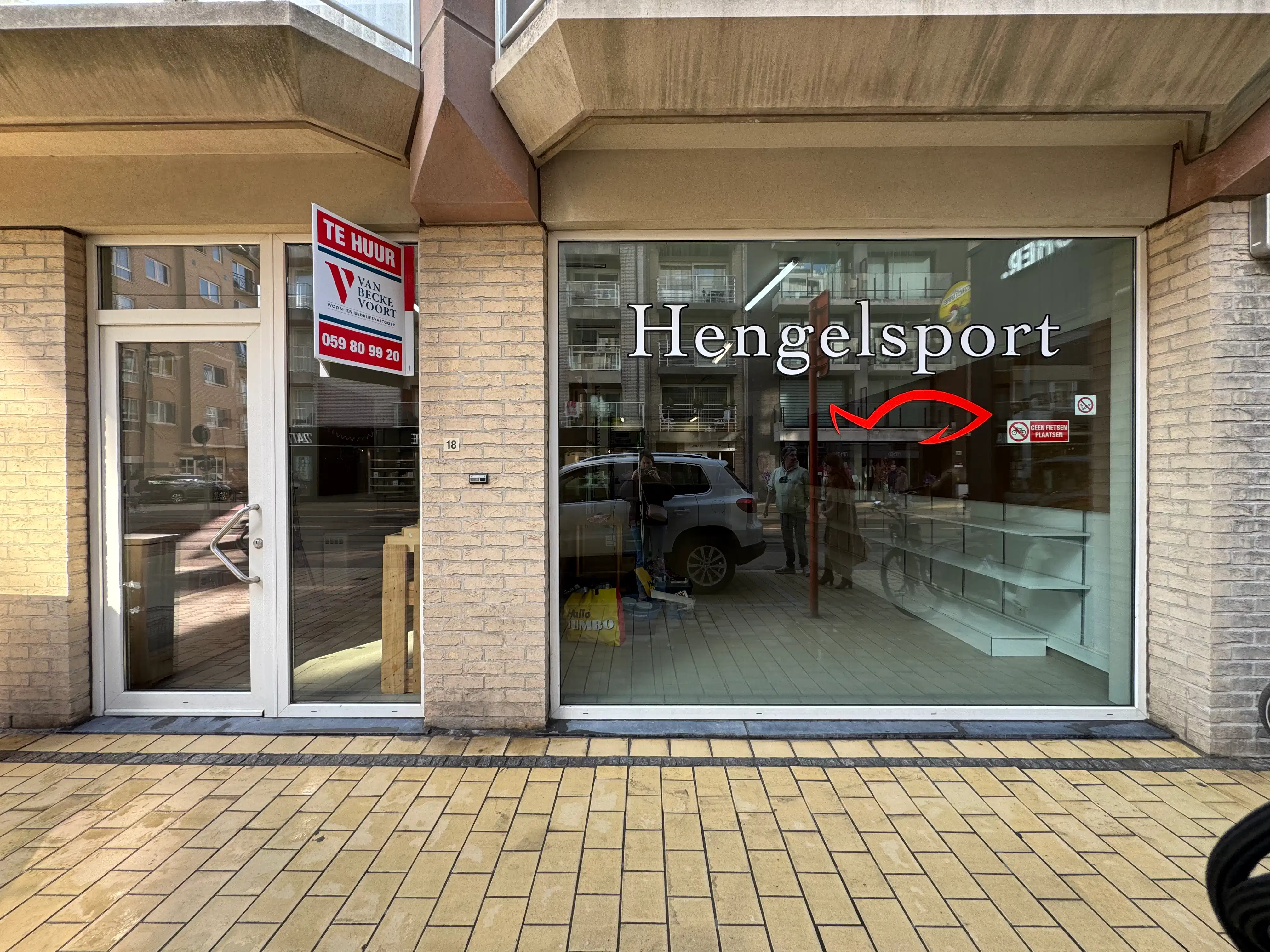 Handelsgelijkvloers 148m² + kelder 65m² foto 13